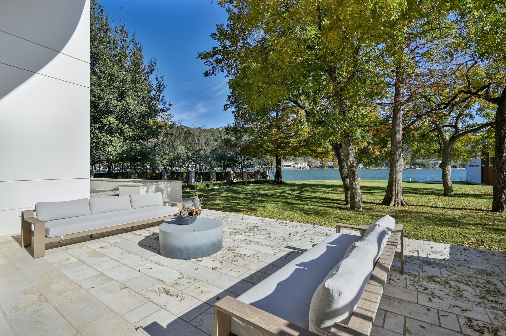 3511 Westlake Drive