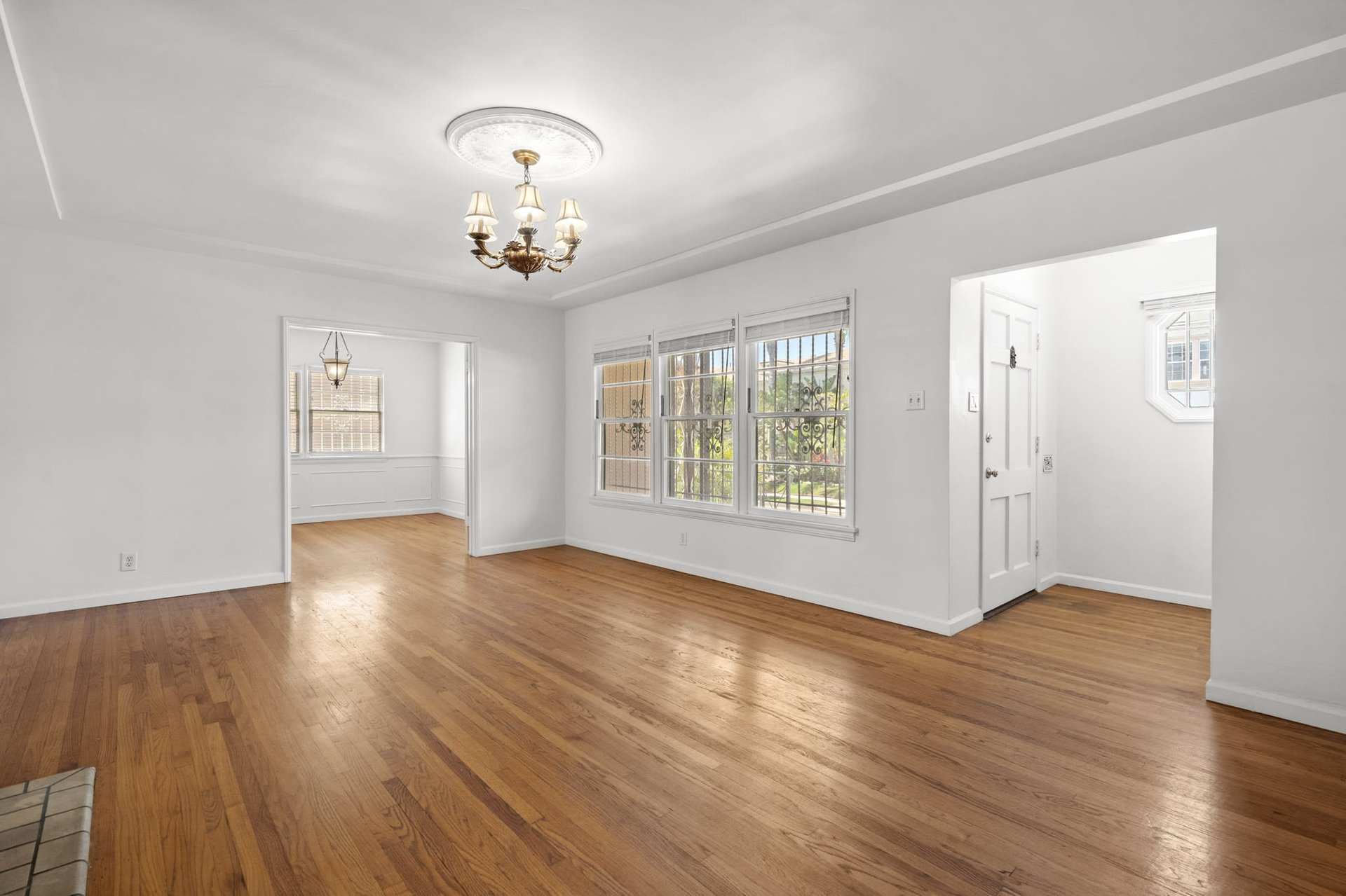 Pristine & Historic Trophy Duplex in Prime Miracle Mile