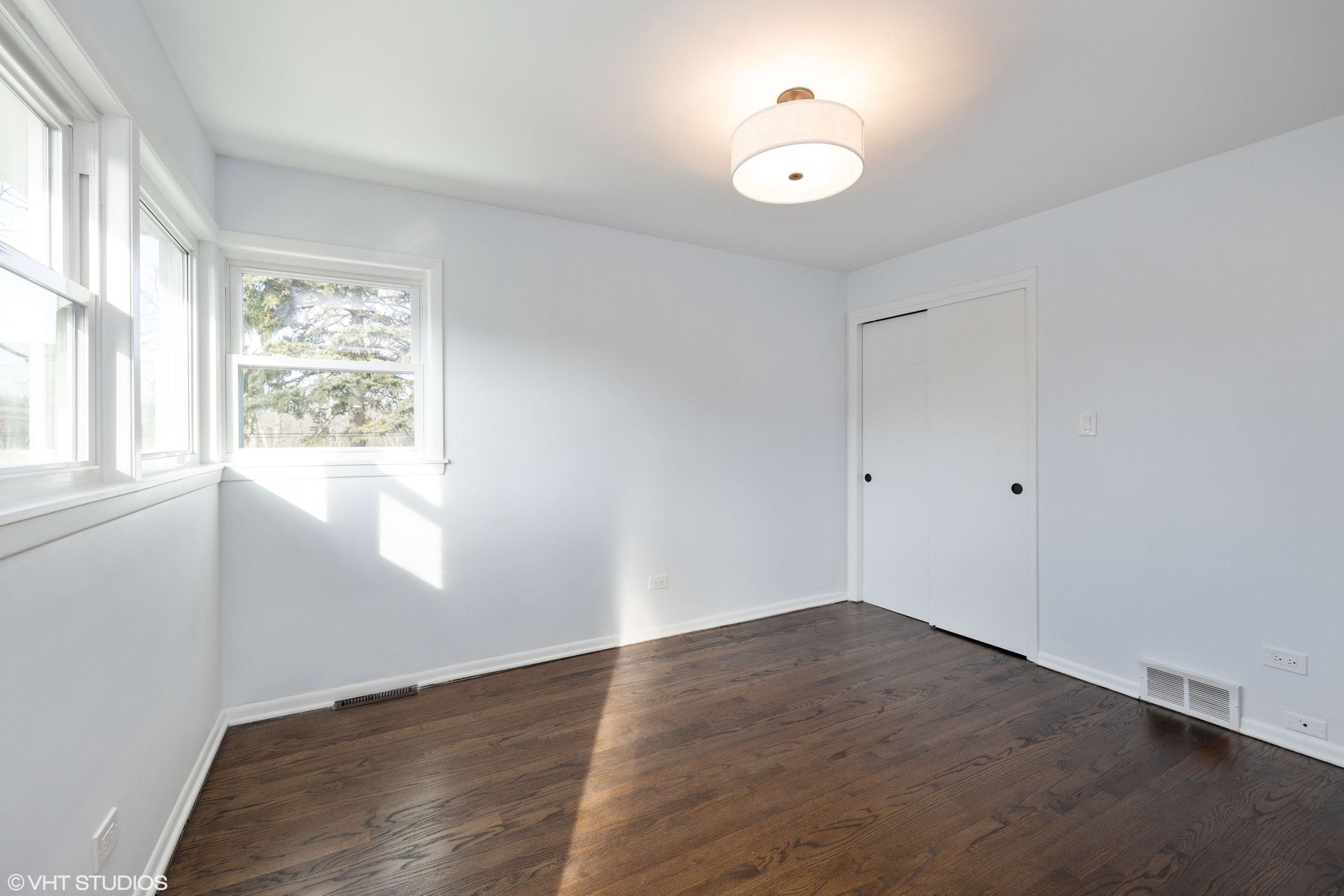 Private Address Ave, Western Springs, IL 60558