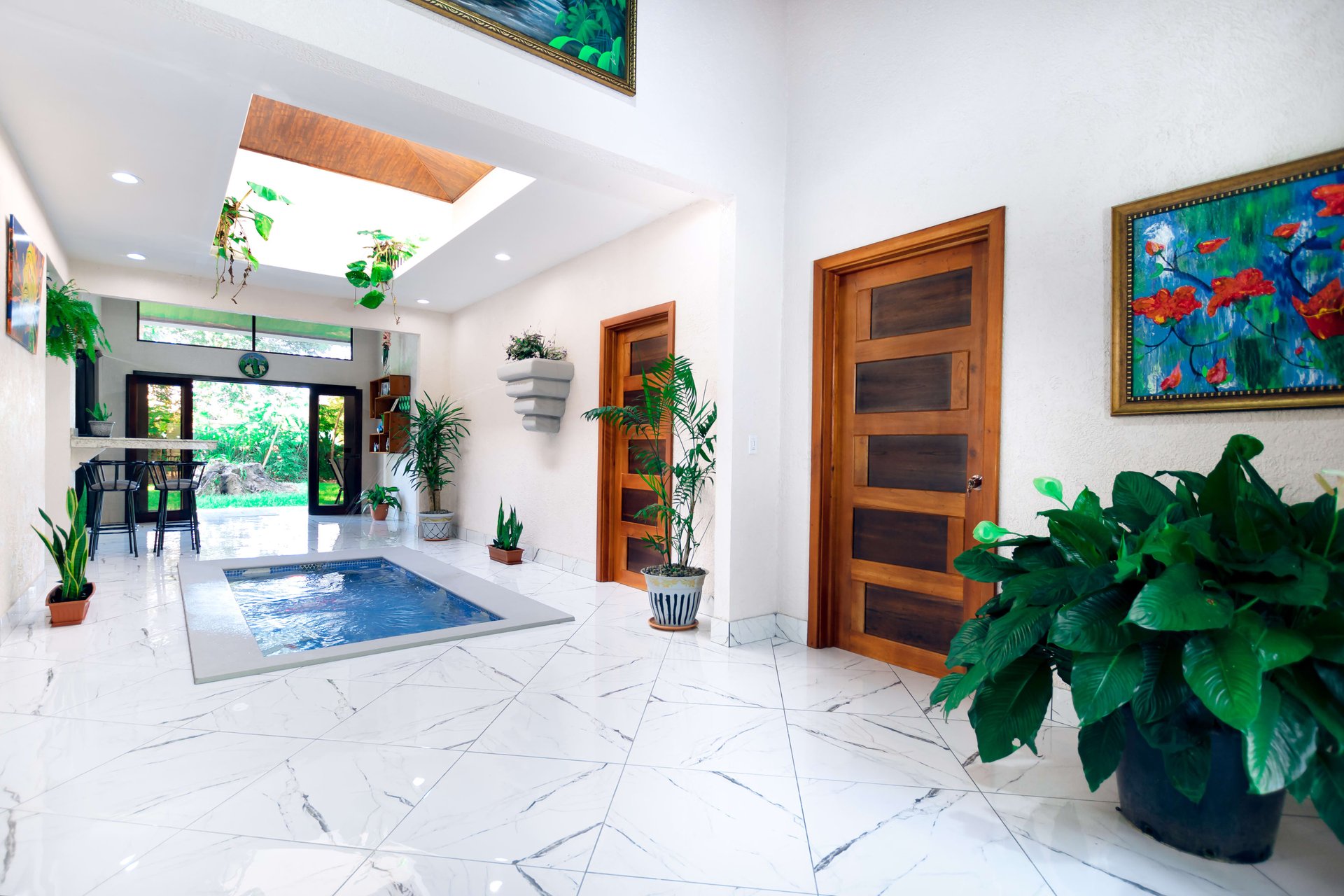 BRAND NEW 3-bedroom home, 5 minutes to Dominical Beach.