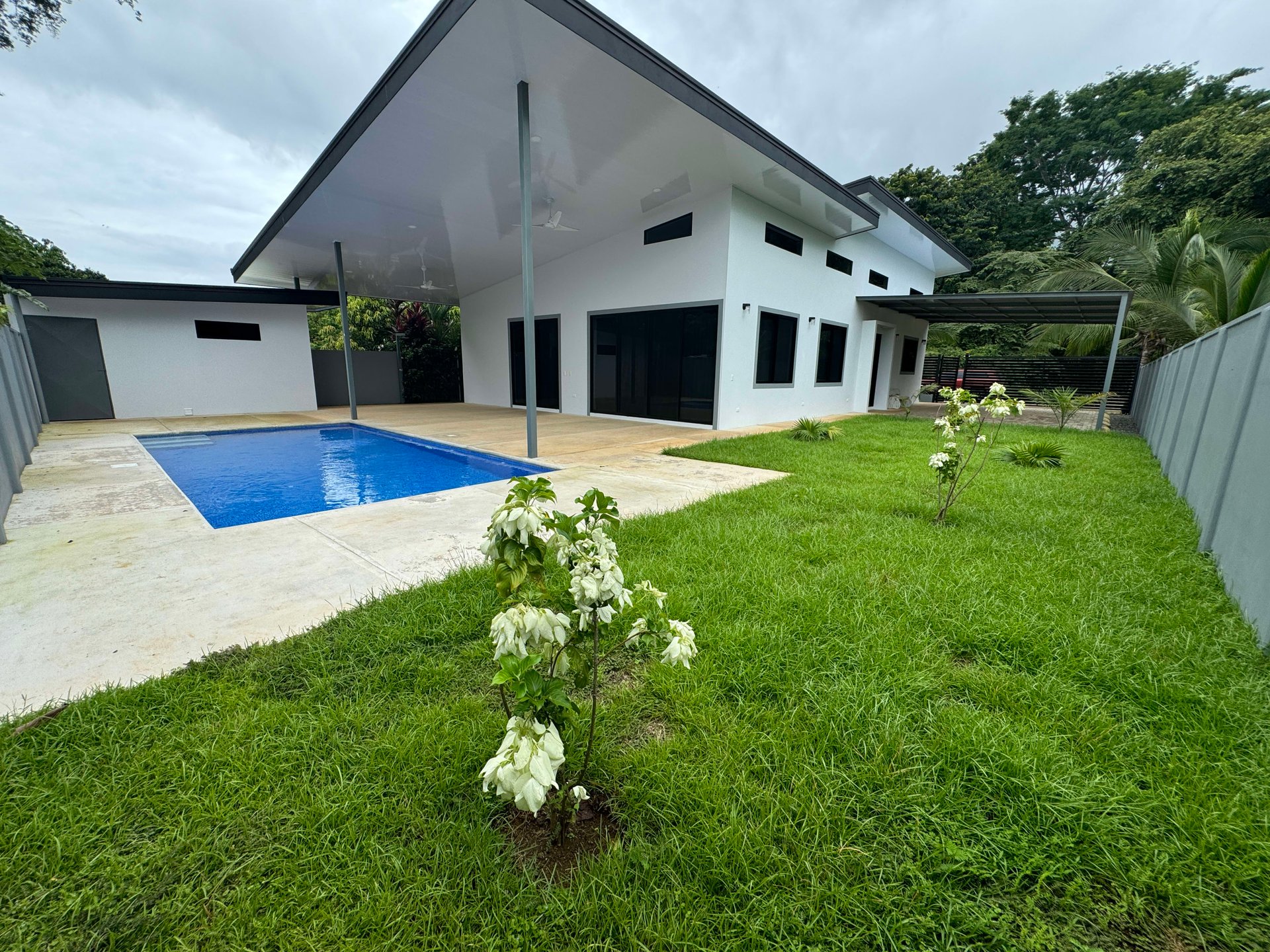 Uvita Beach Retreat!  Close to the Beach, Far From The Stress