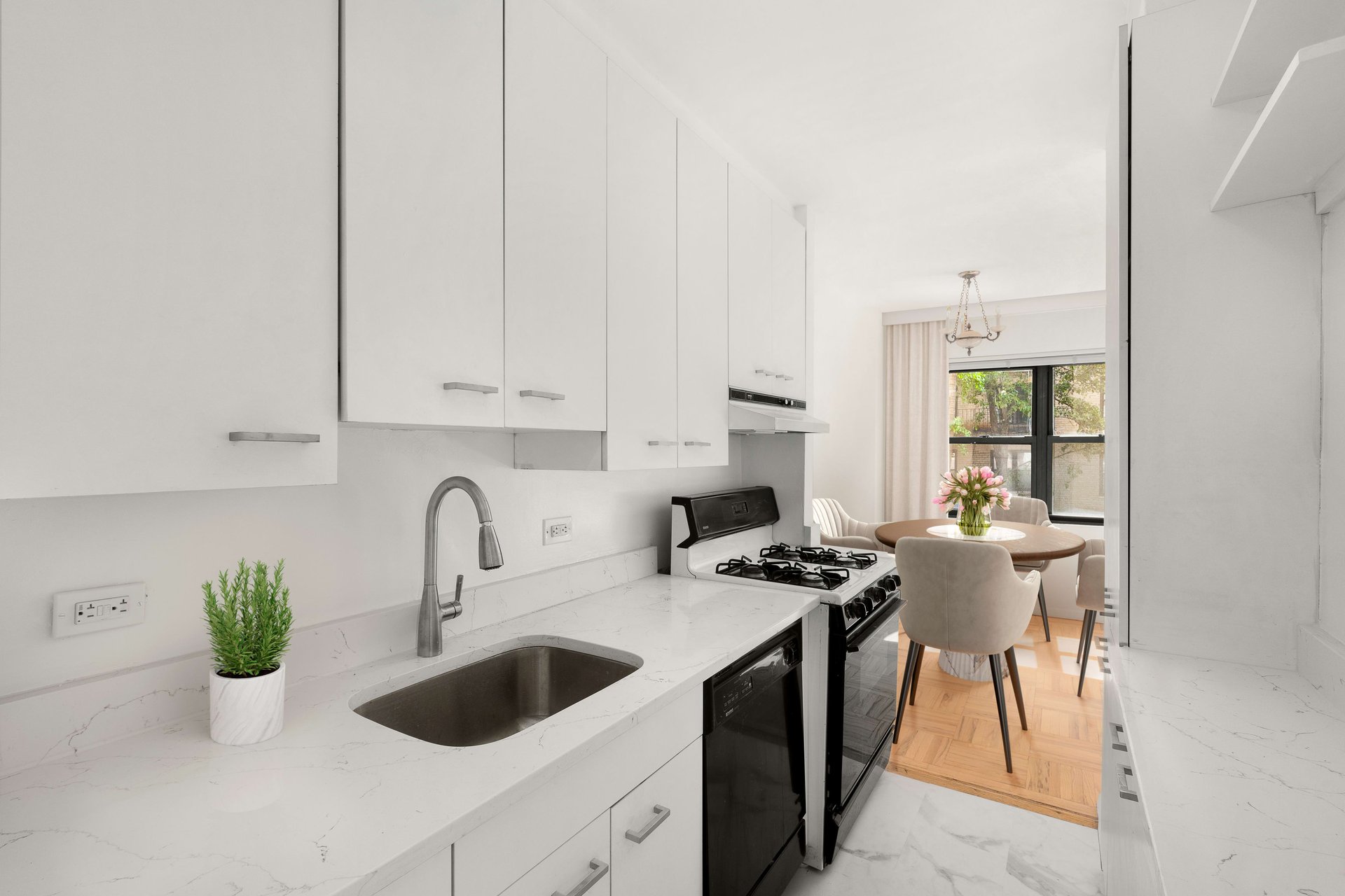 347 East 53rd Street, D1