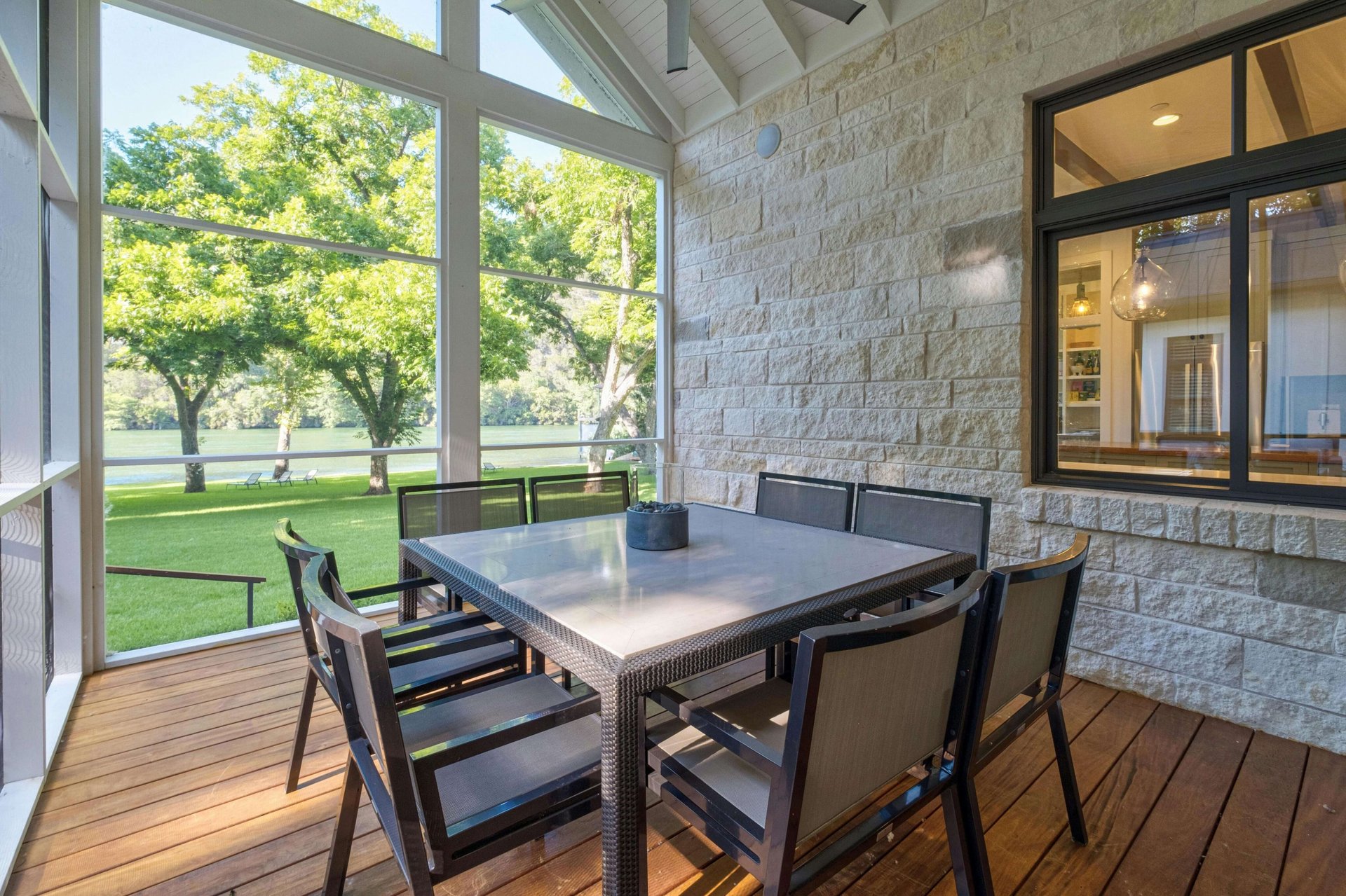 3120 Edgewater Drive