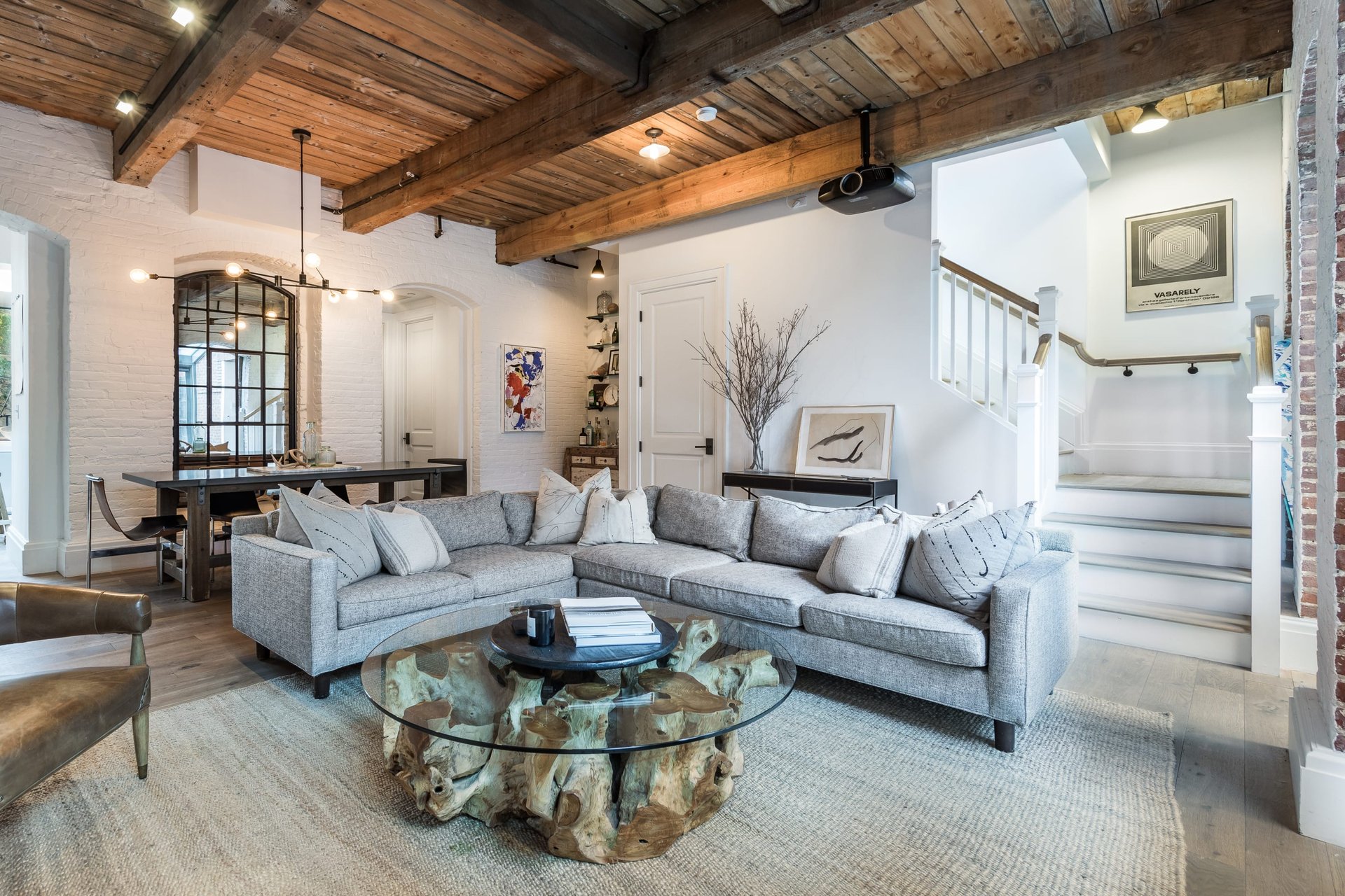 Elegant 3-Bed Factory Loft at Watchcase