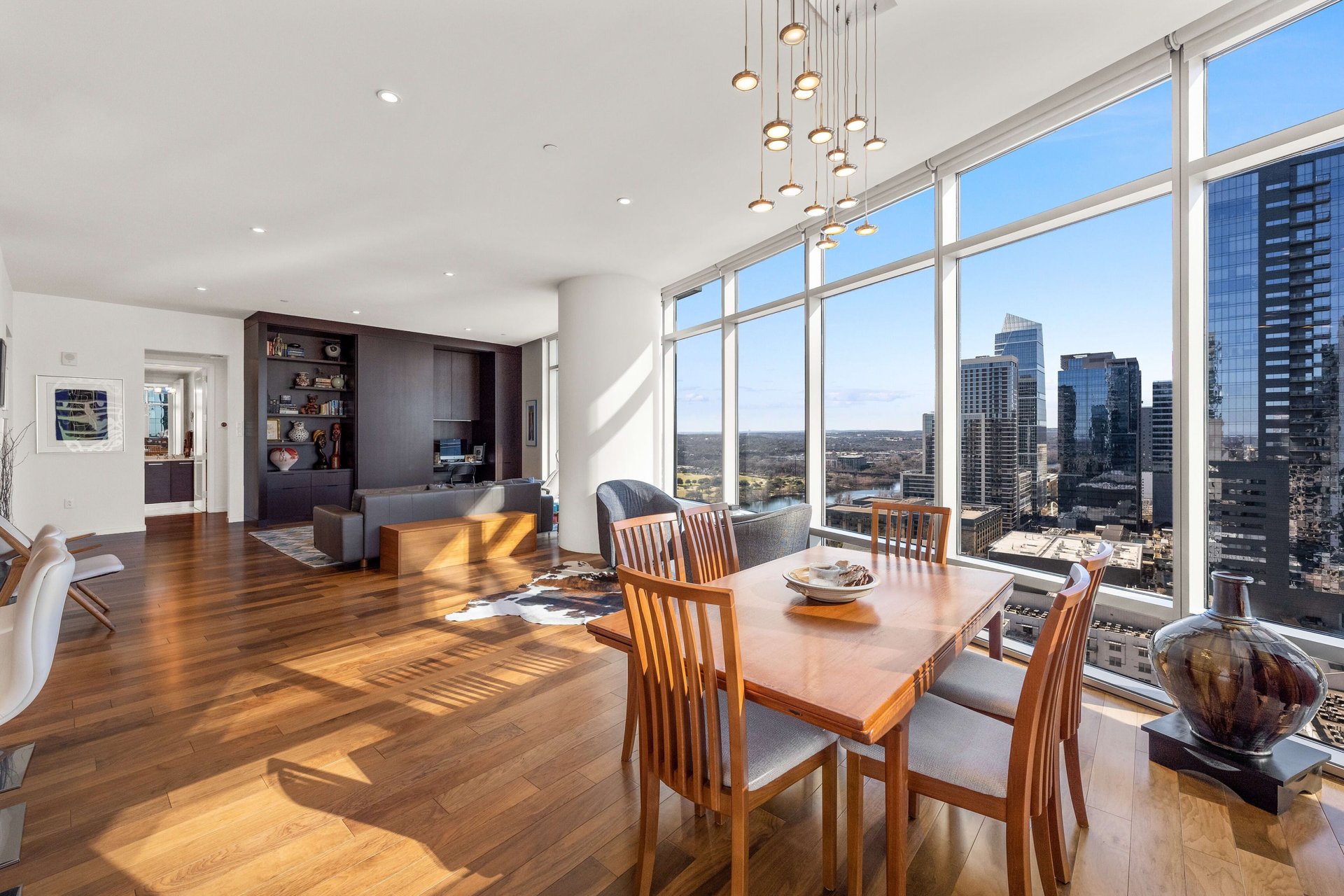 200 Congress Ave #21E