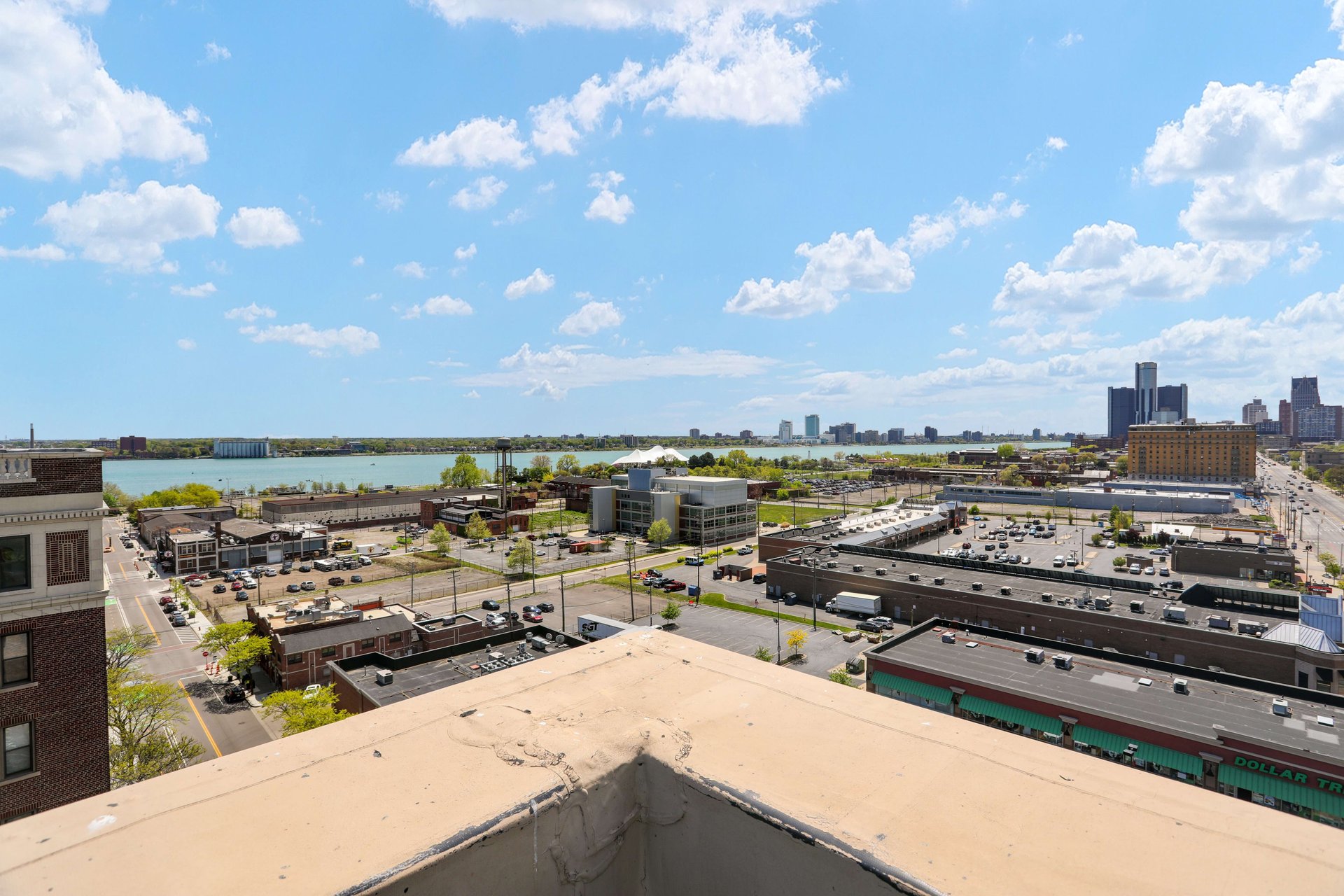 2900 E Jefferson Avenue Unit: A100