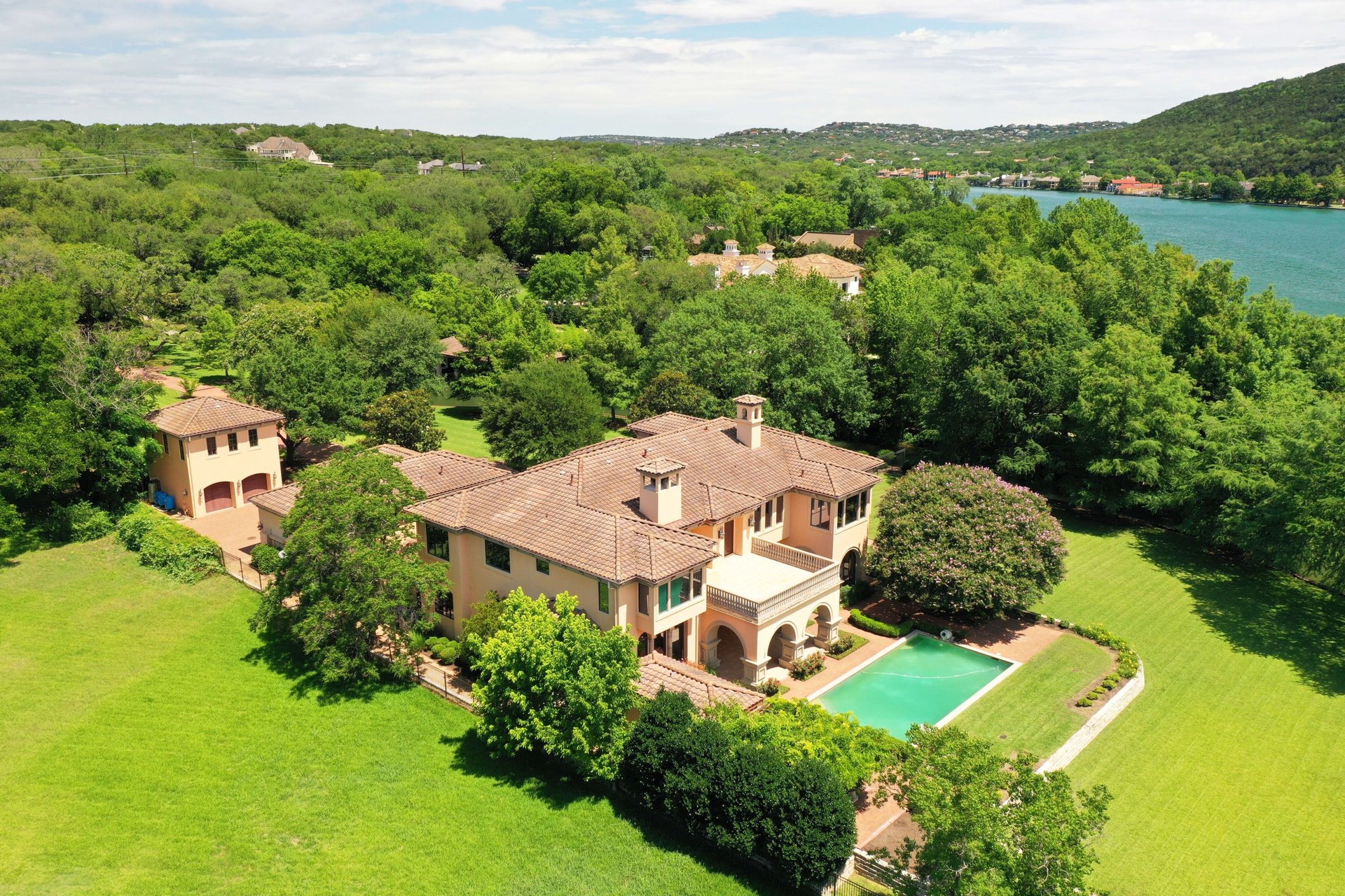 3201 Westlake Drive