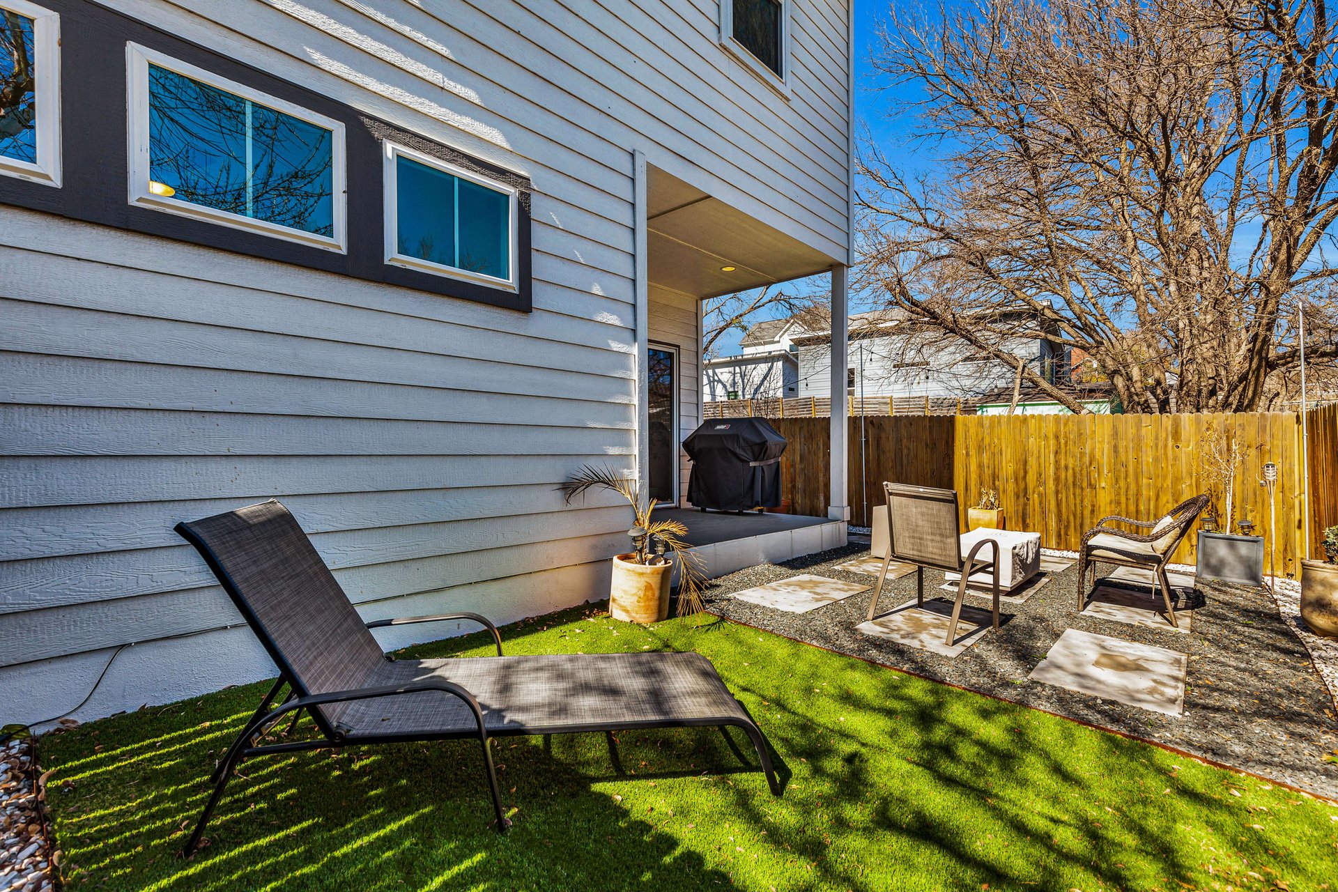 1604 JJ Seabrook #B