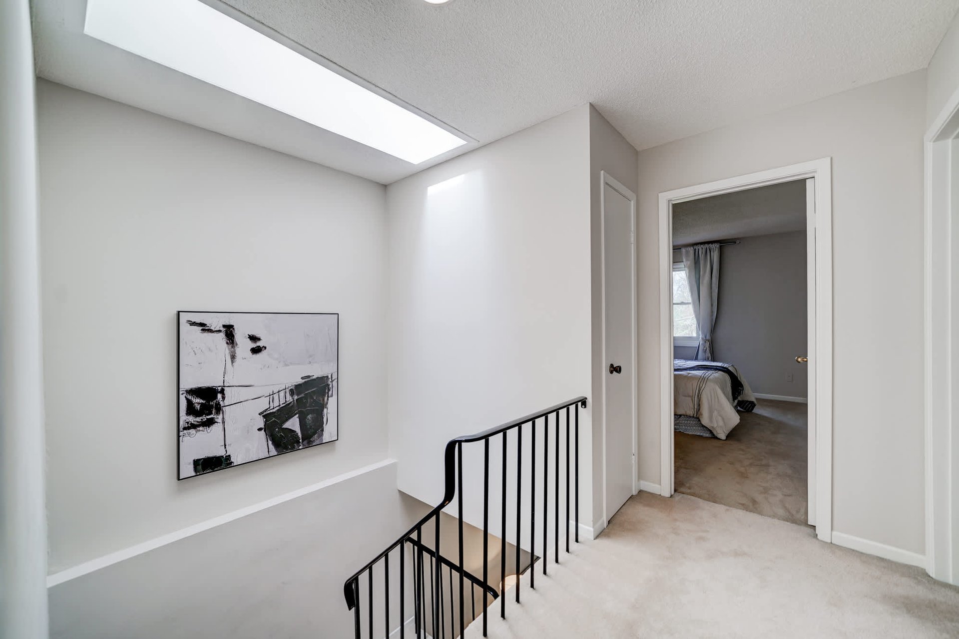 1087 Runnymead Cres