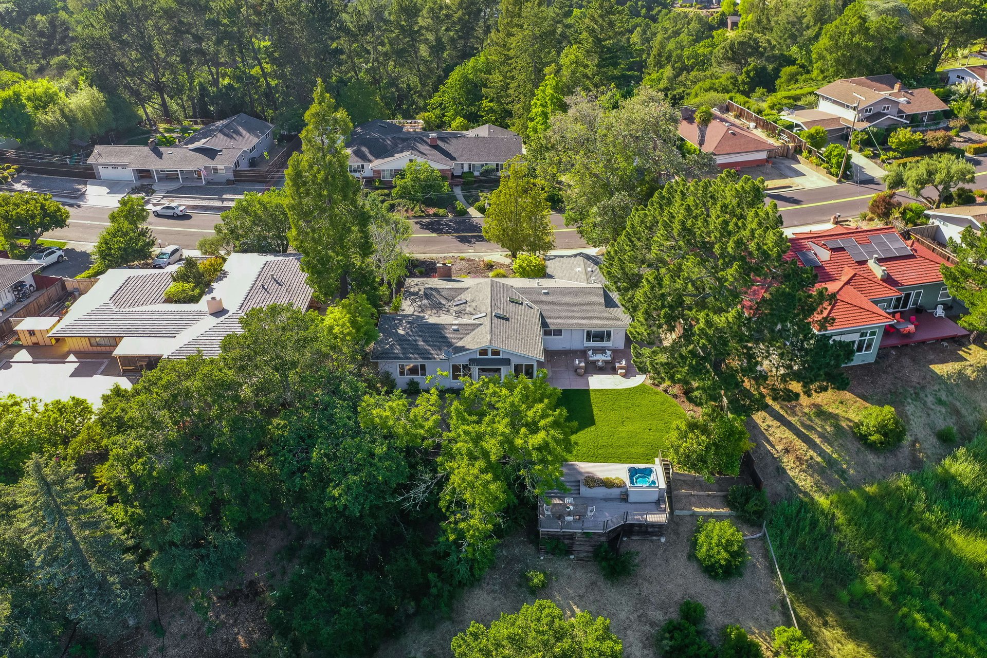 52 Bates Blvd