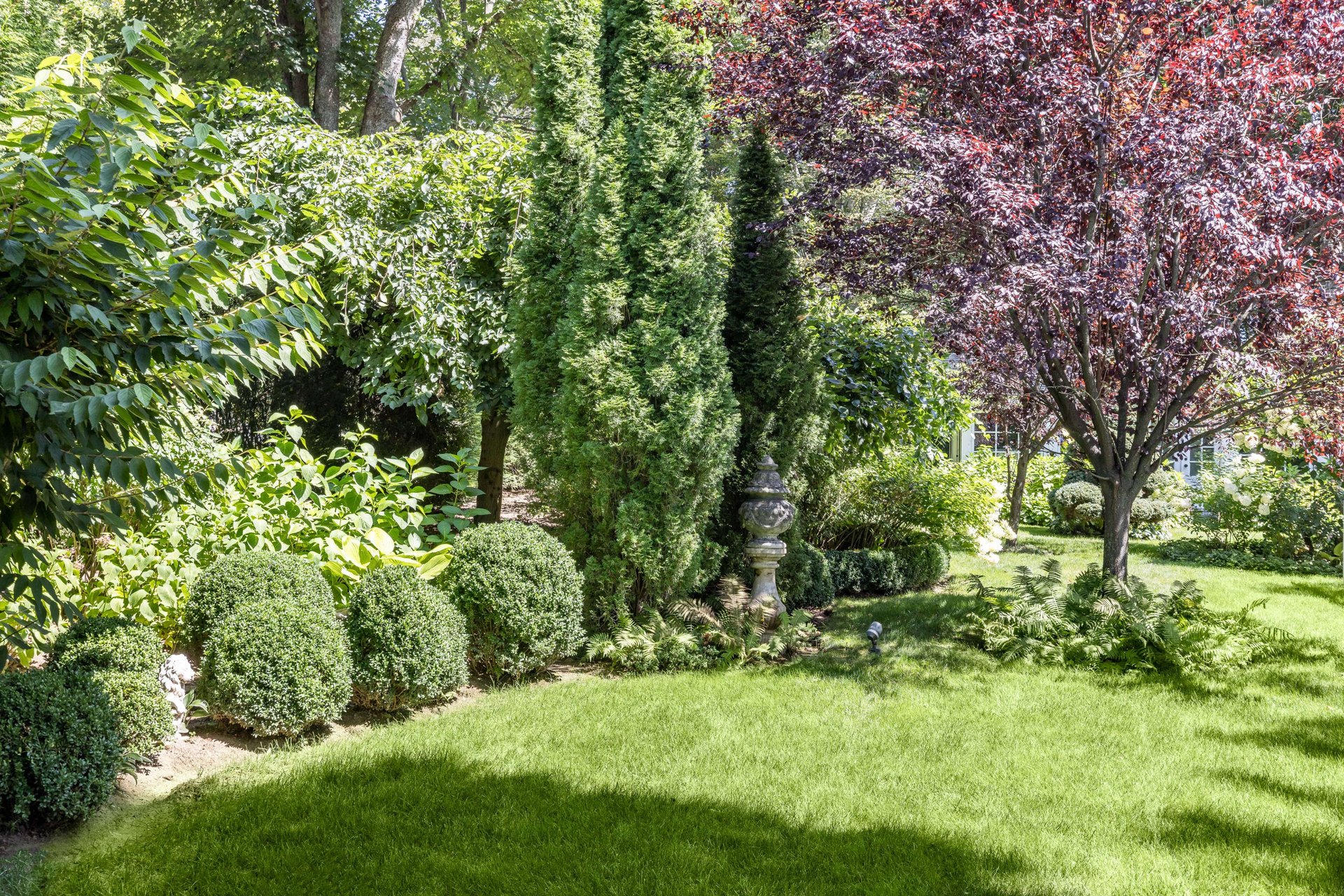 Bridghampton Village South Designer-Renovated Shingled Cottage