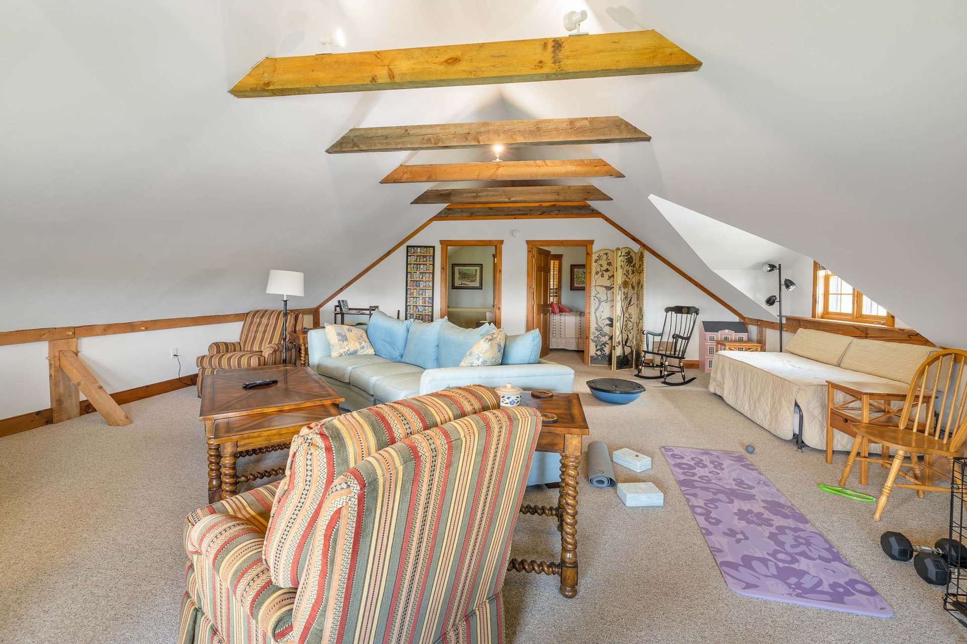 Exclusive Mountain Log Home - Monthly Rental Avail.