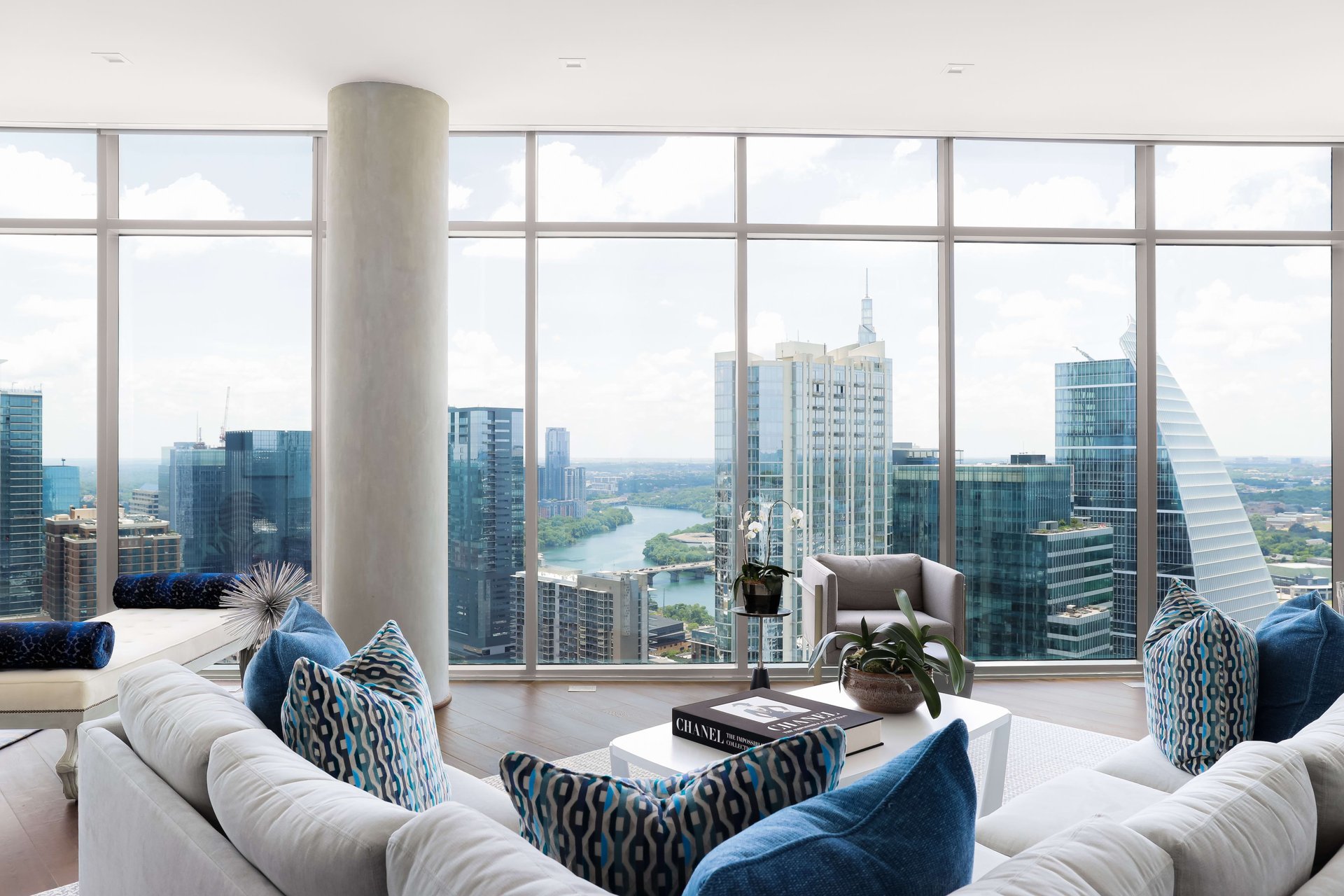 501 West Ave #3701