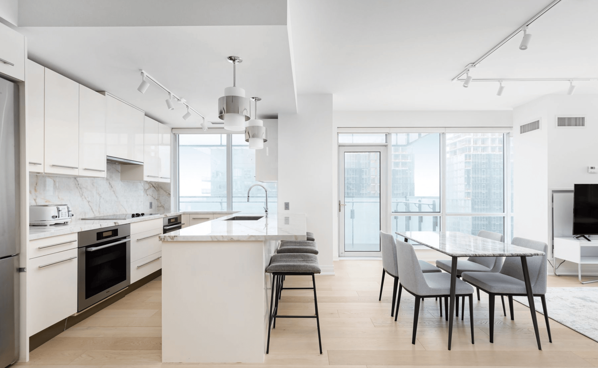 #3102 - 80 JOHN ST