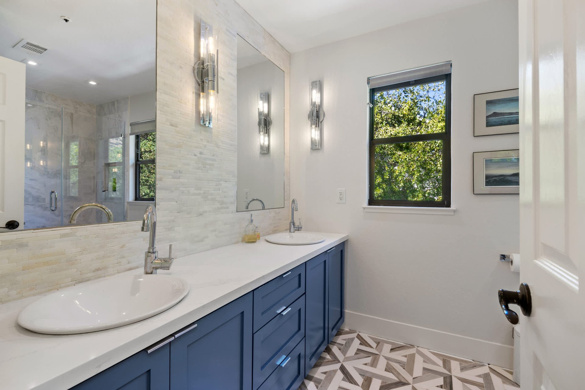 Stylish & Updated in Partridge Knolls