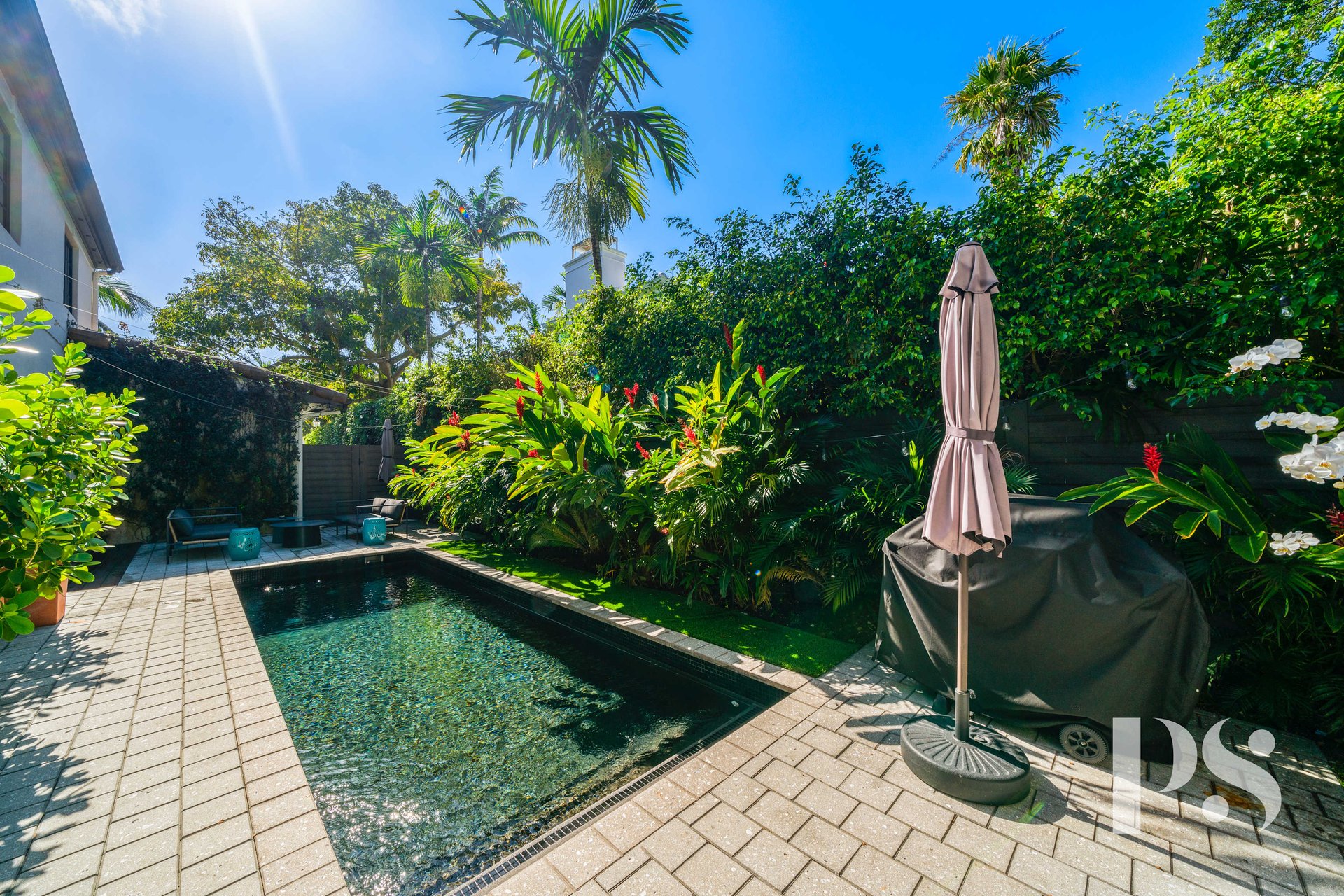 100 E Dilido Dr