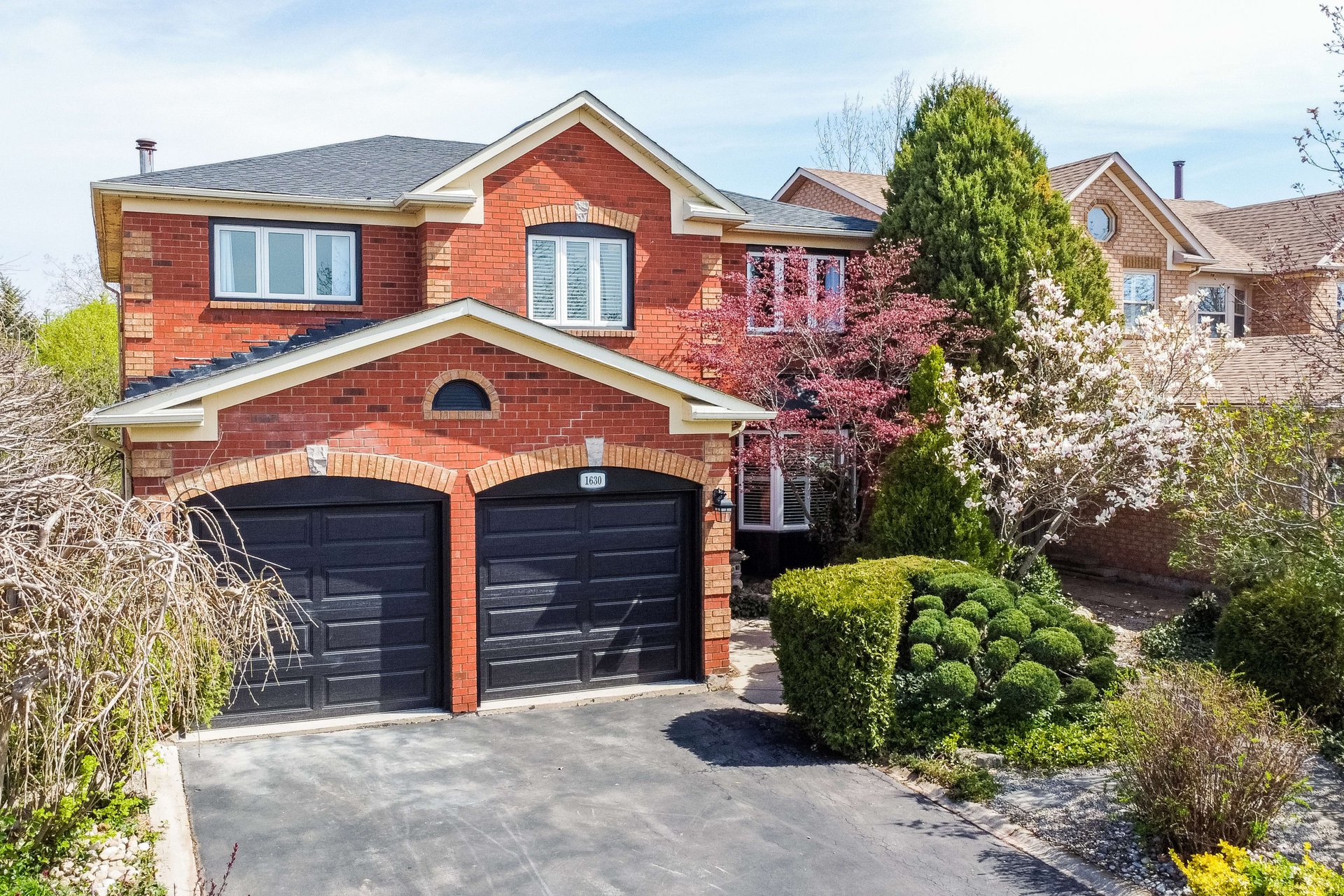 Ravine lot in sought-after Glen Abbey!