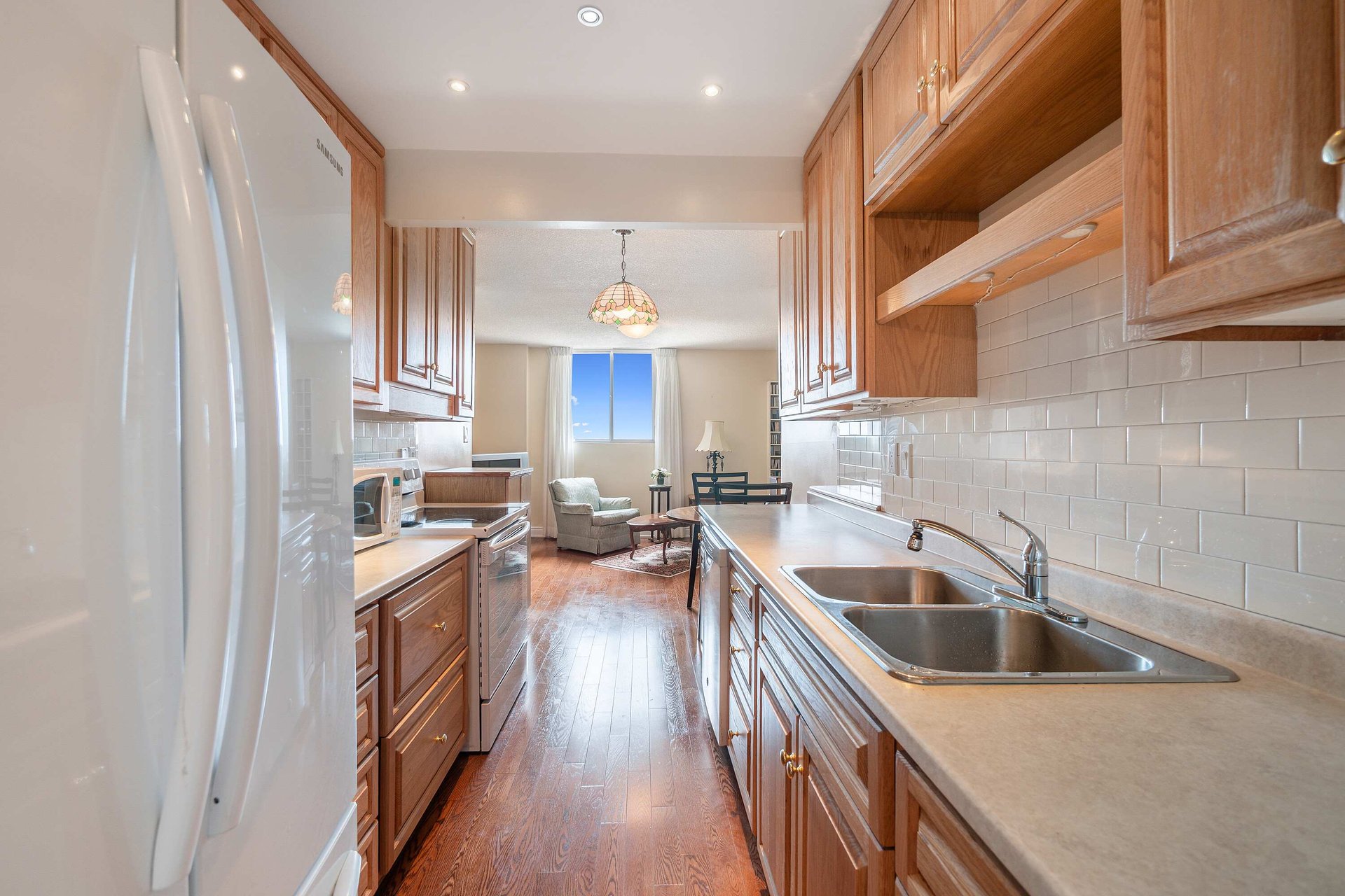 820 Burnhamthorpe Road #702