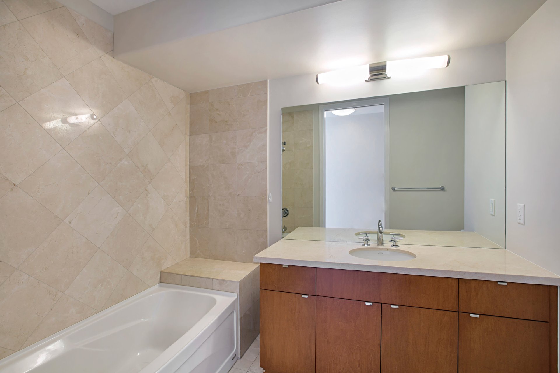 550 Front St #1208