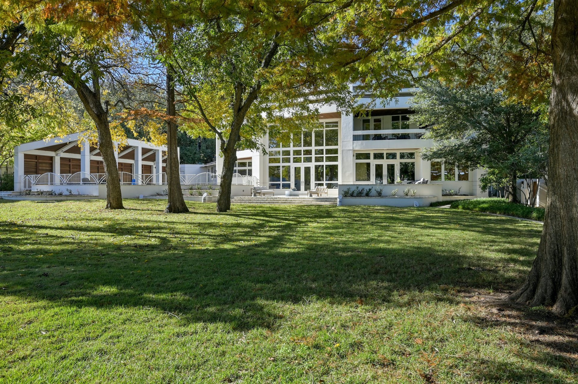 3511 Westlake Drive
