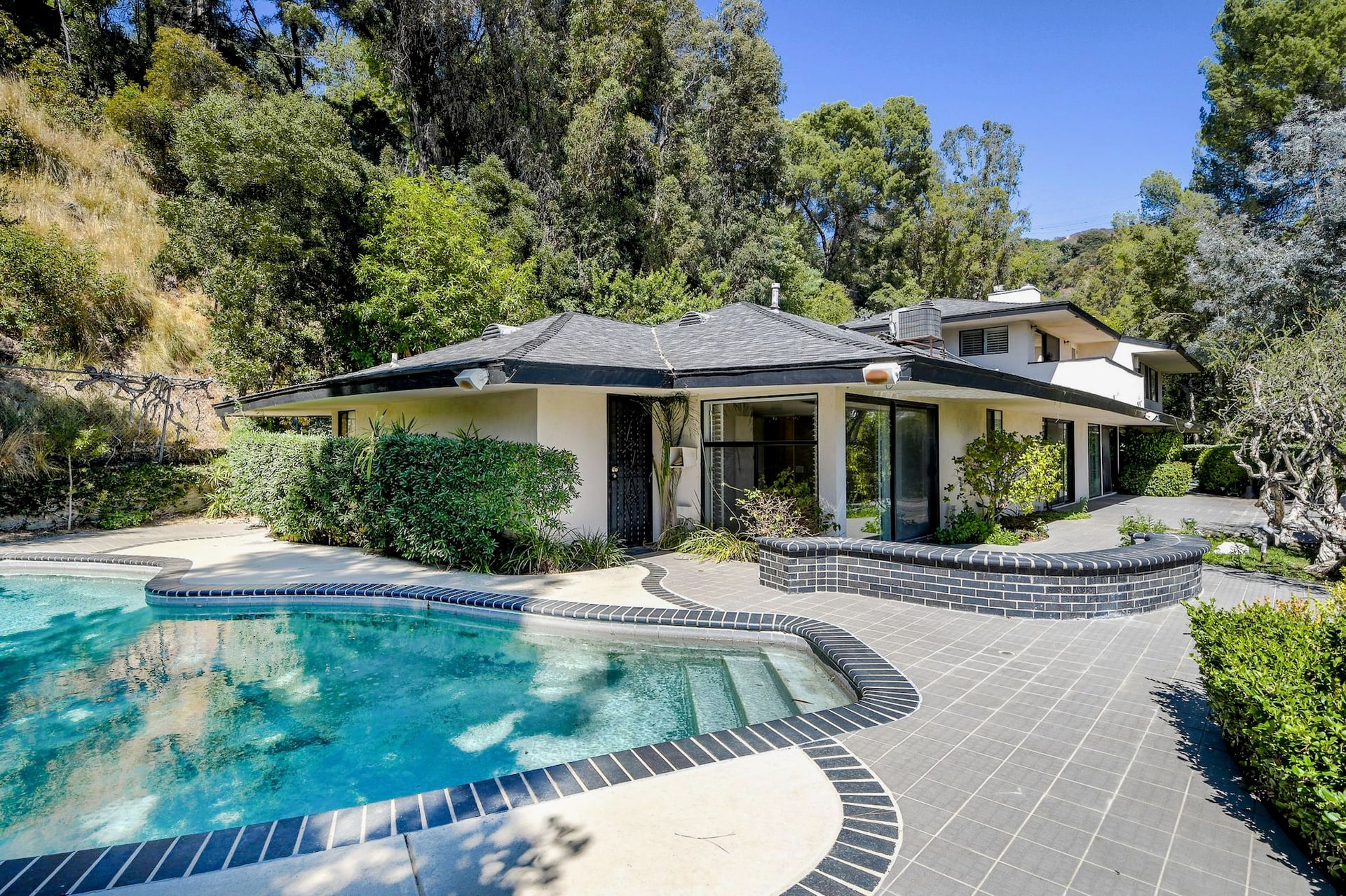 9545 Hidden Valley Rd, Hidden Valley Colony