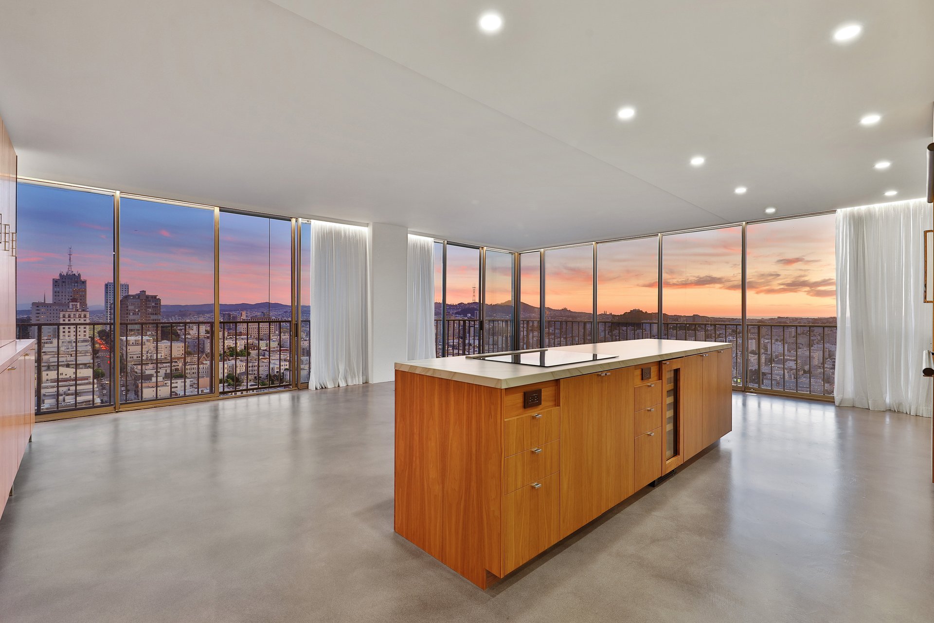 Leased | 999 Green St #2102
