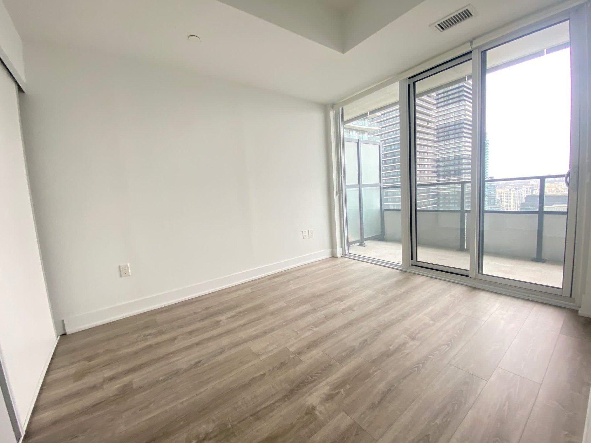 20 Shore Breeze Dr Unit: 2305