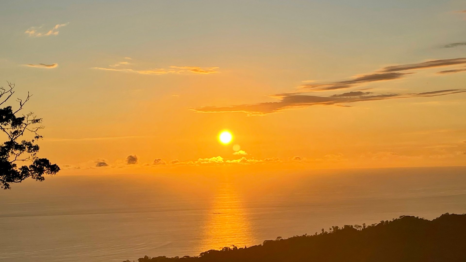 Ocean View Lots in the Exclusive Uvita Mountains. 