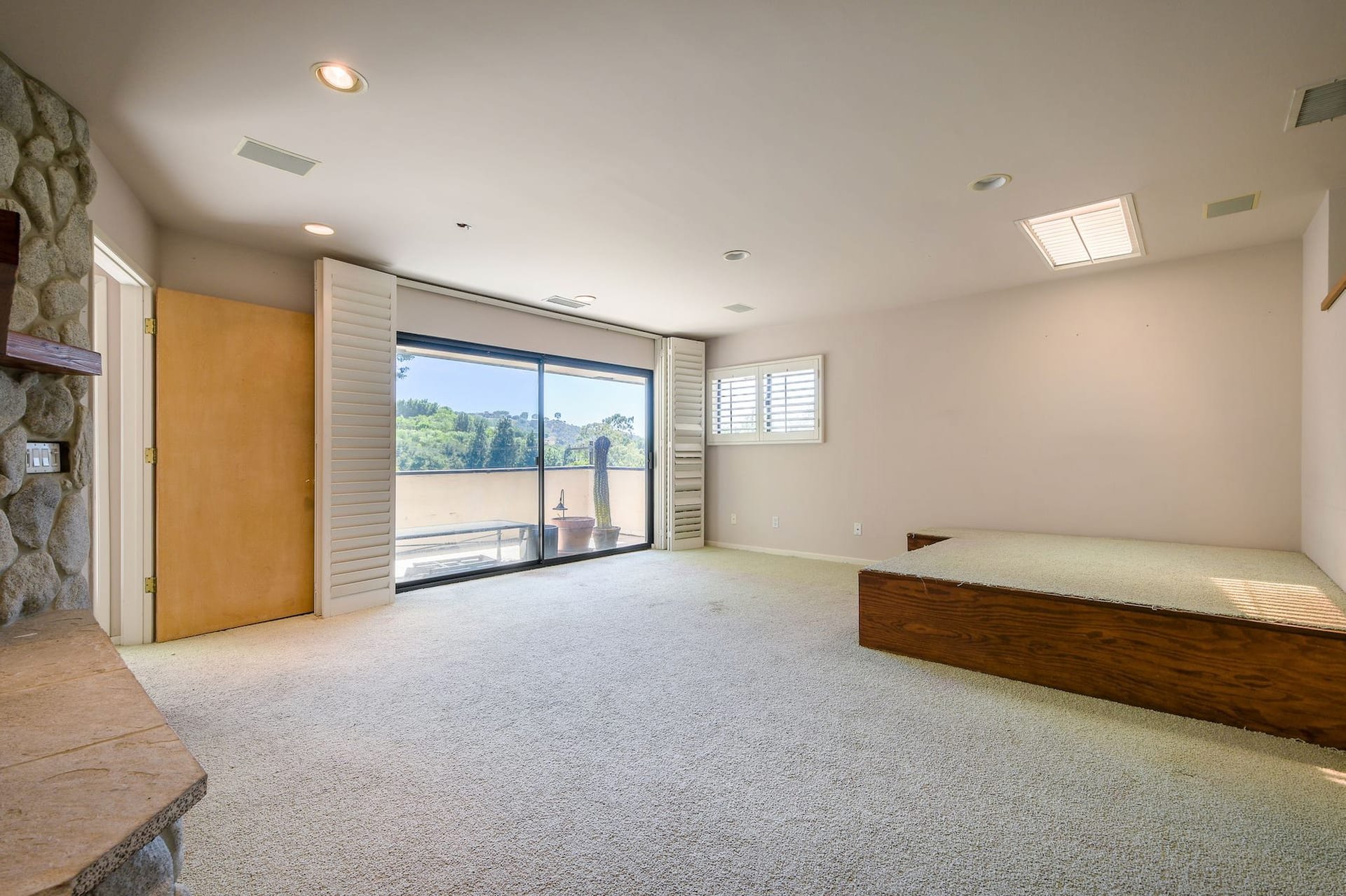 9545 Hidden Valley Rd, Hidden Valley Colony