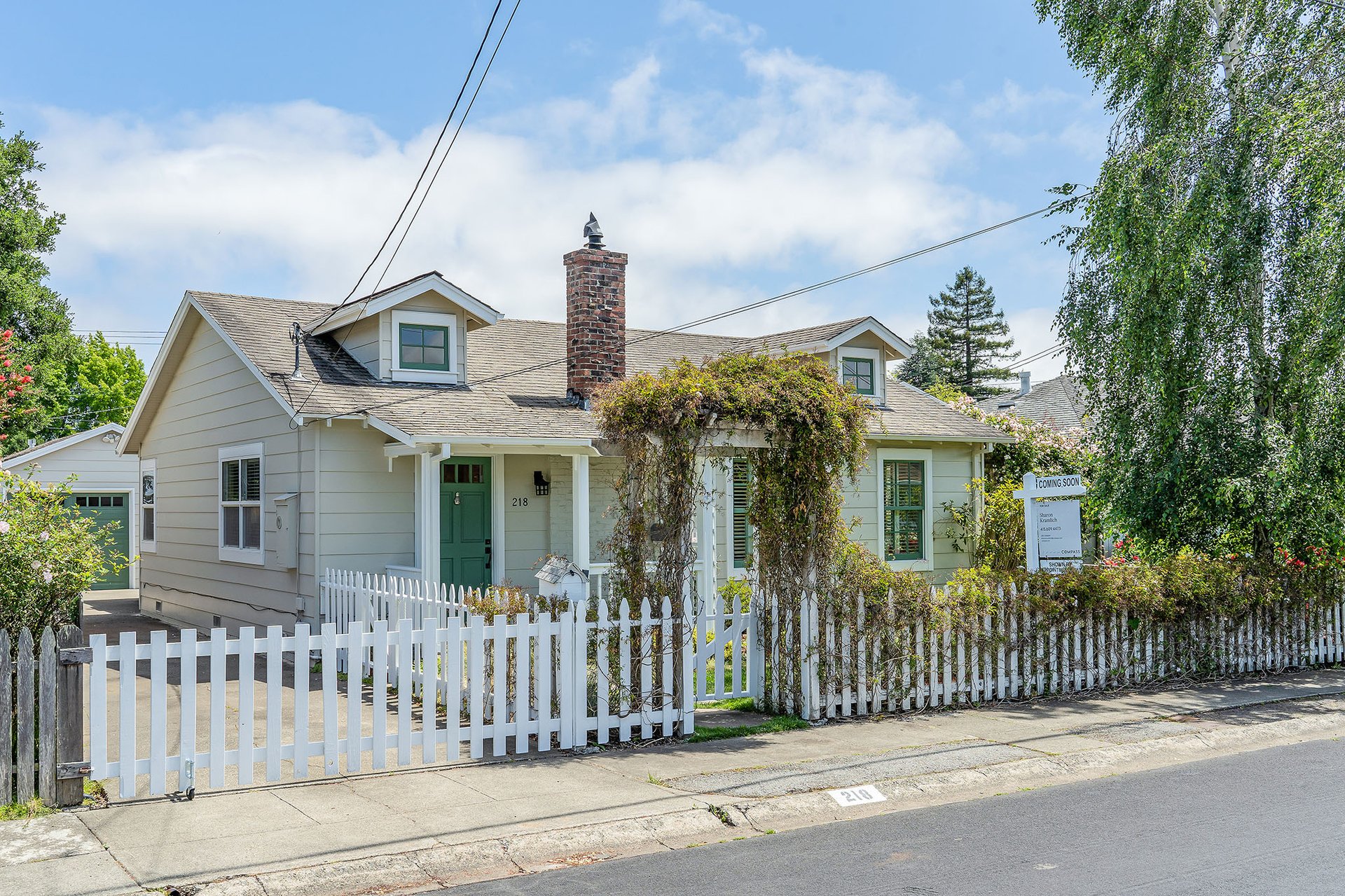 218 Amicita Avenue