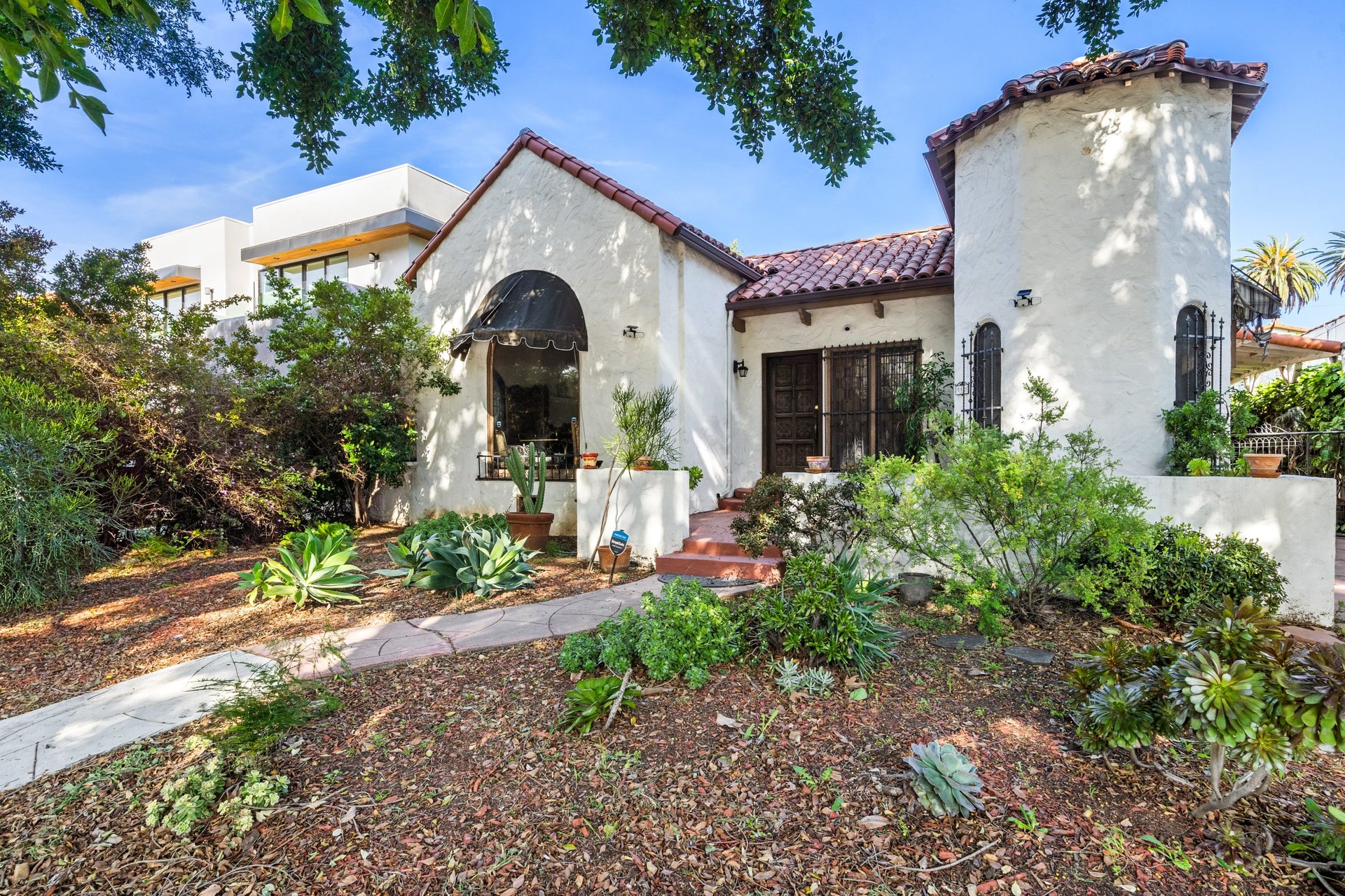 Opportunity Knocks in Prime Beverly Grove!