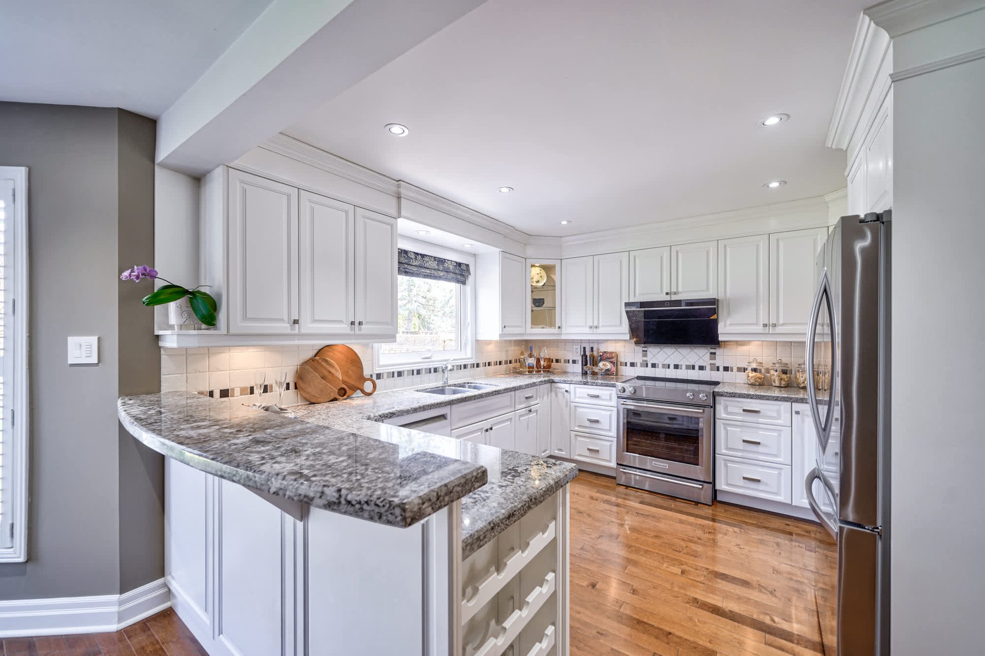 1237 Old Colony Rd