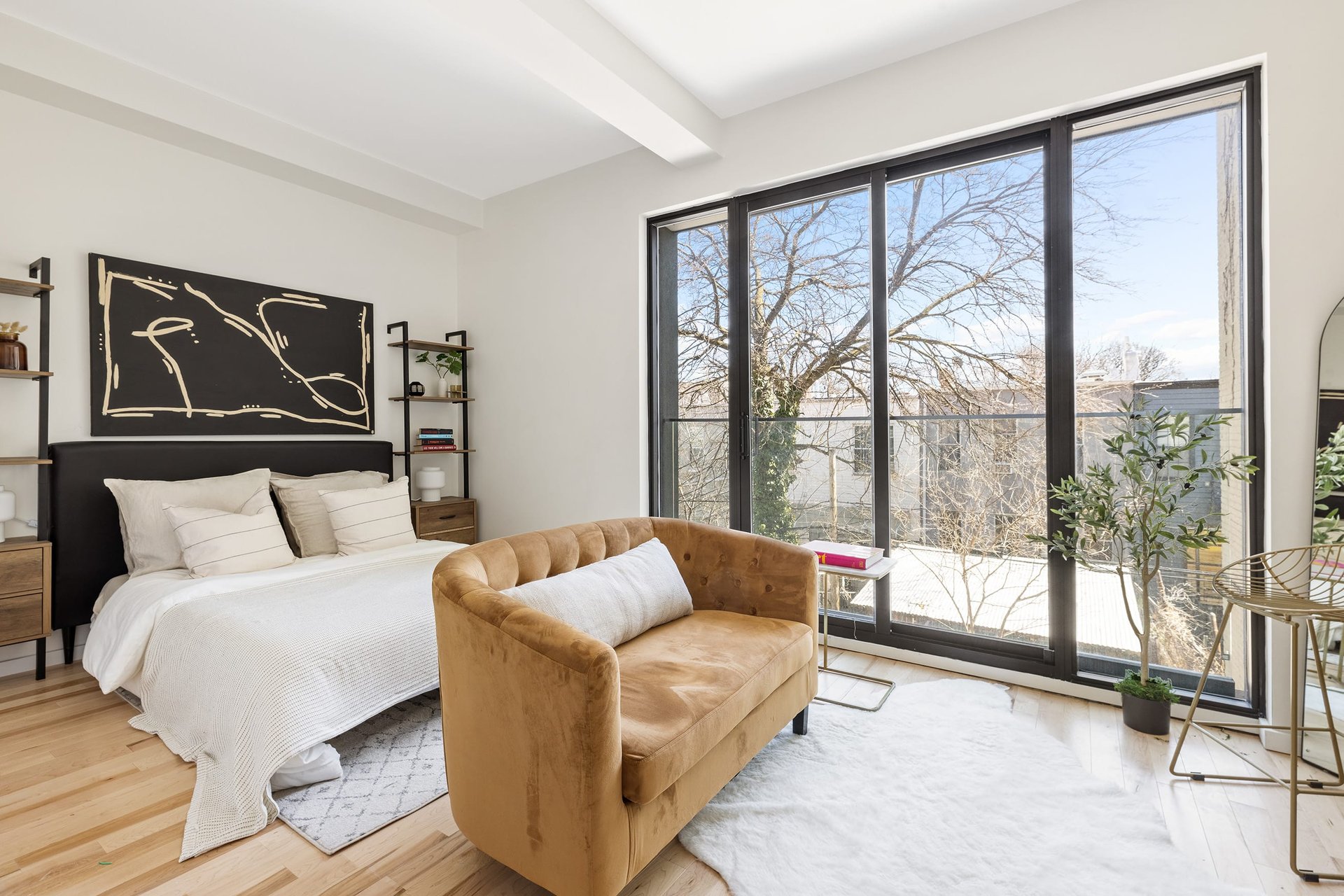 1064 Hancock Street, Unit 202