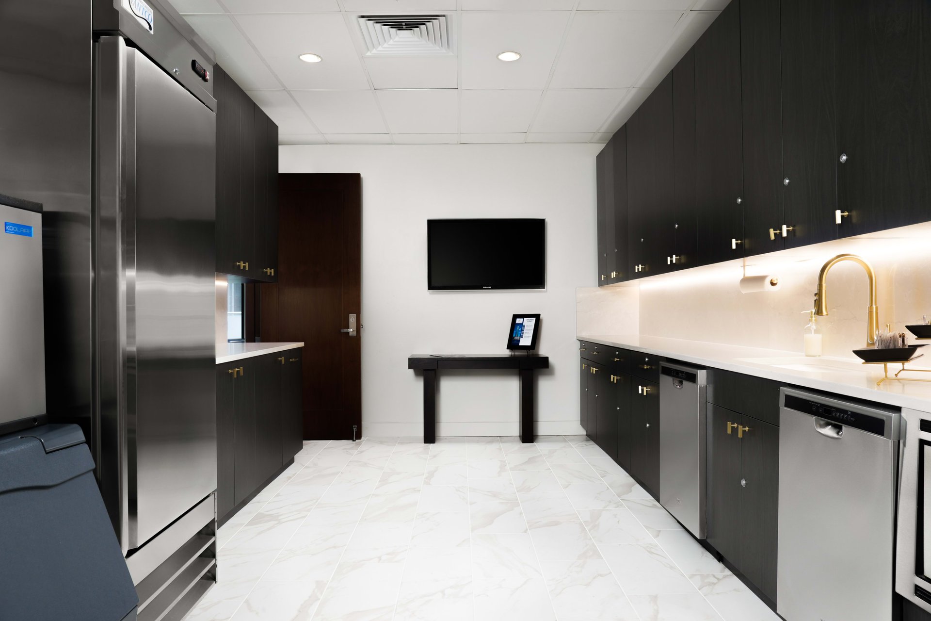 200 Congress Ave #12E