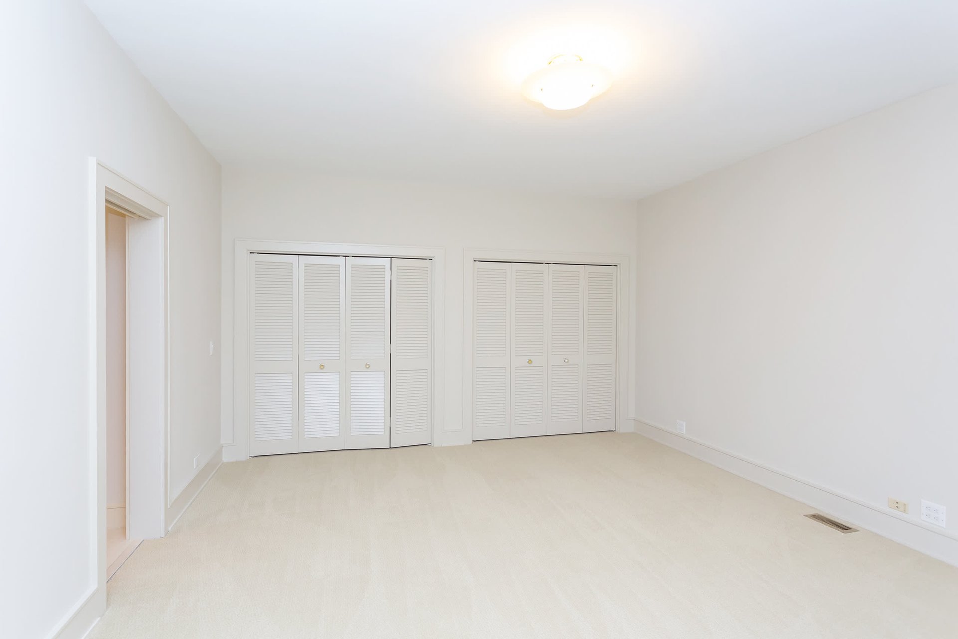215 Friendly Ln