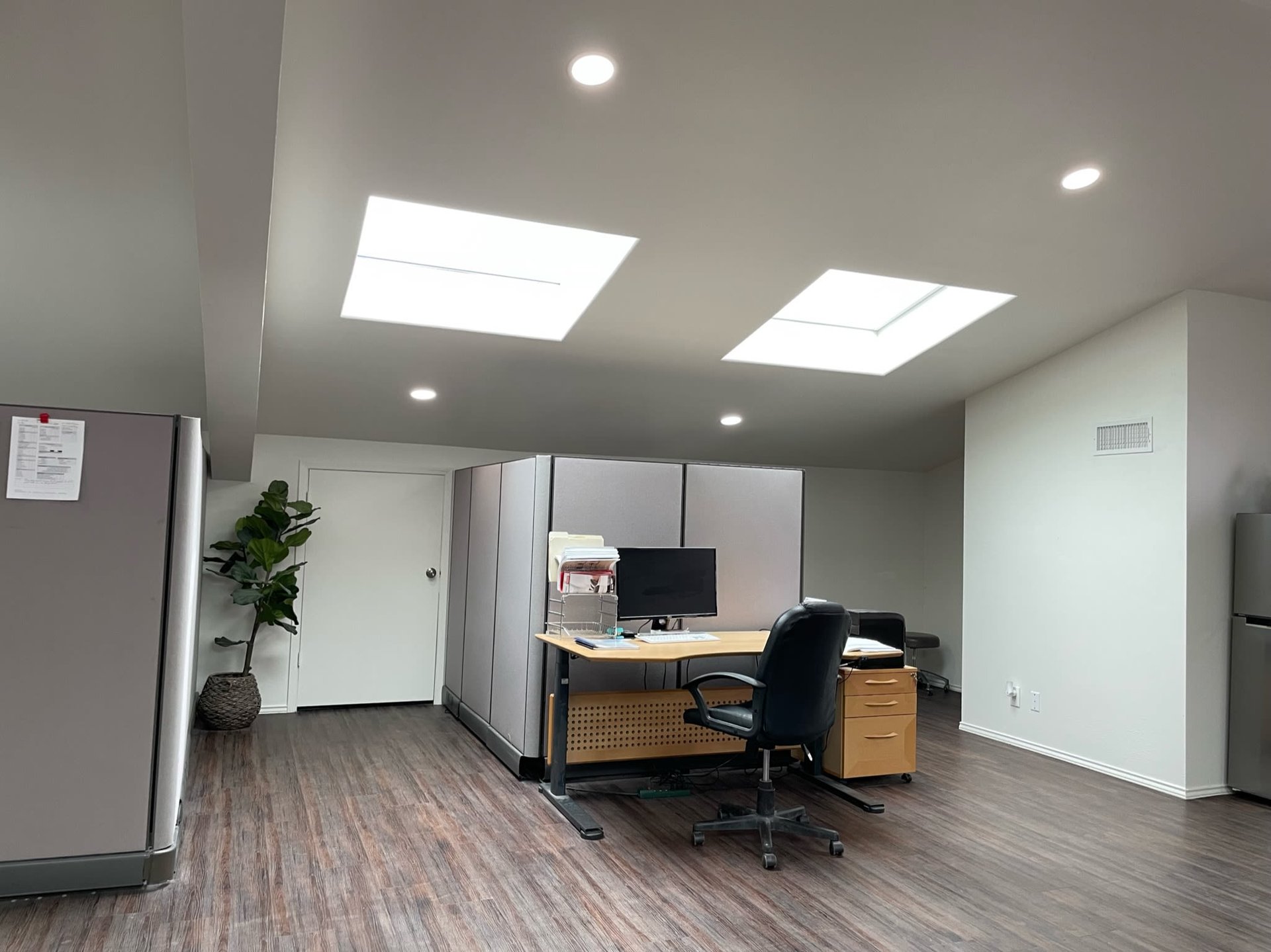 2118 Mannix Flex Building | SELLER REPRESENTATION
