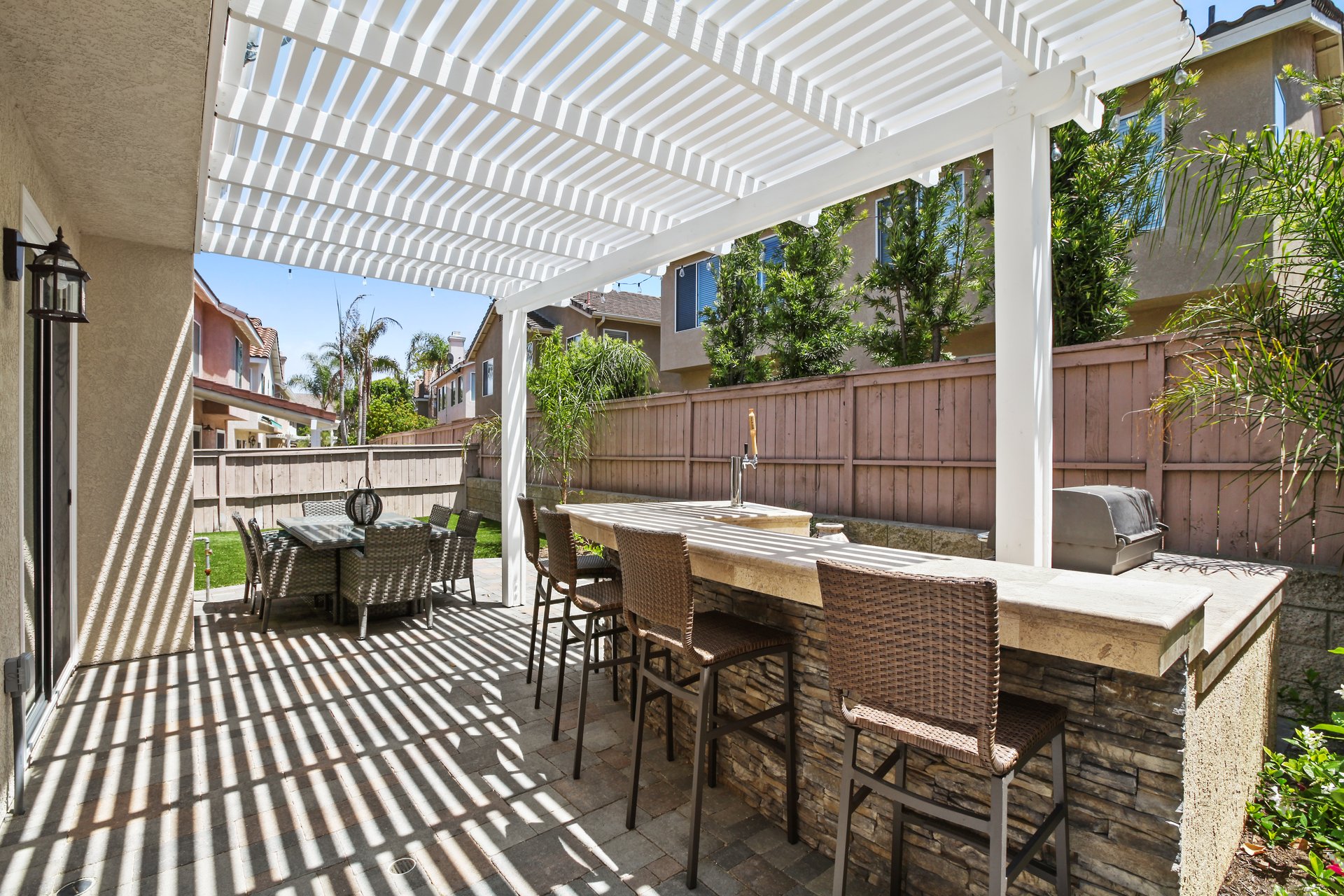 8 Calypso St
