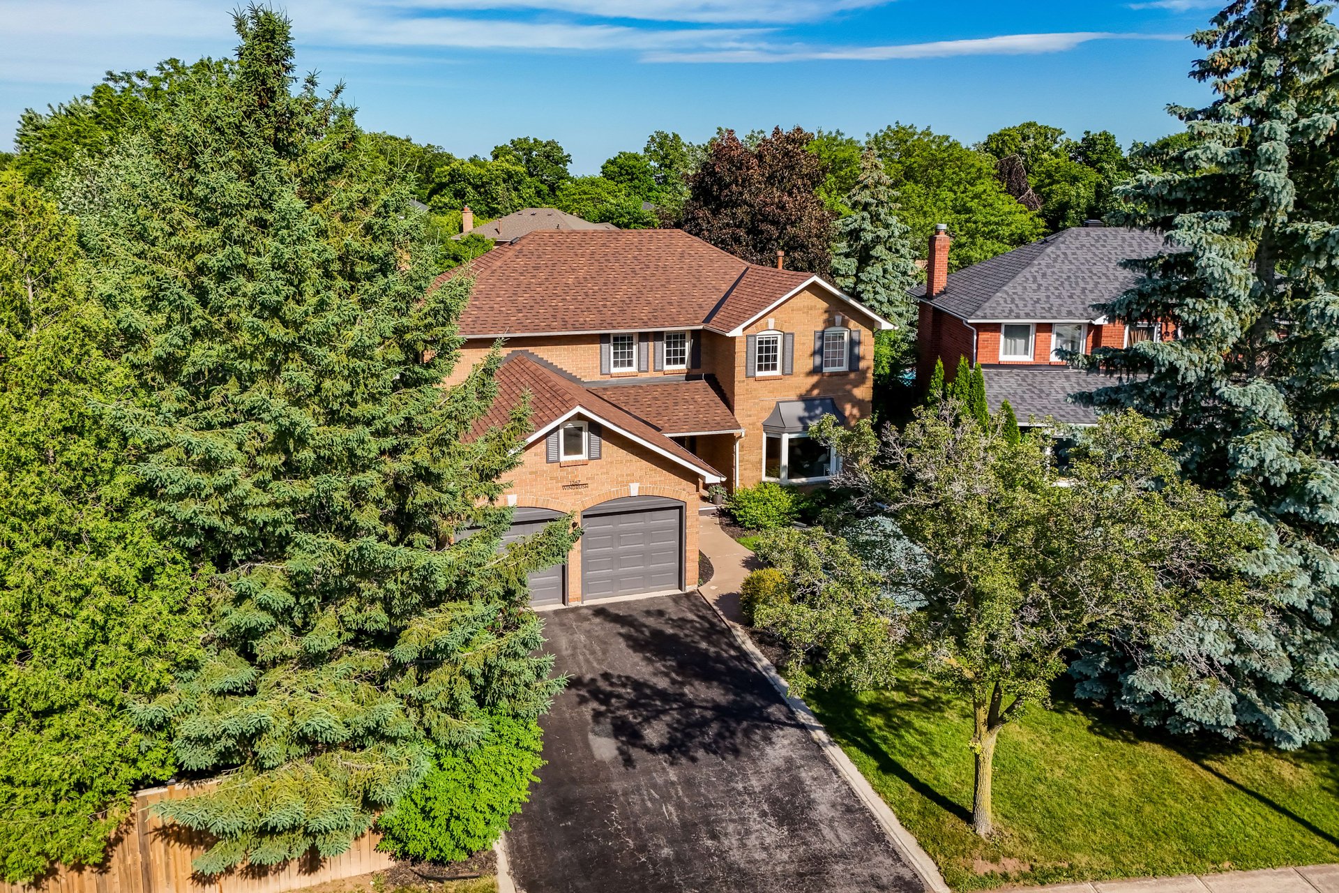 Beautifully updated home on prime lot with salwater pool