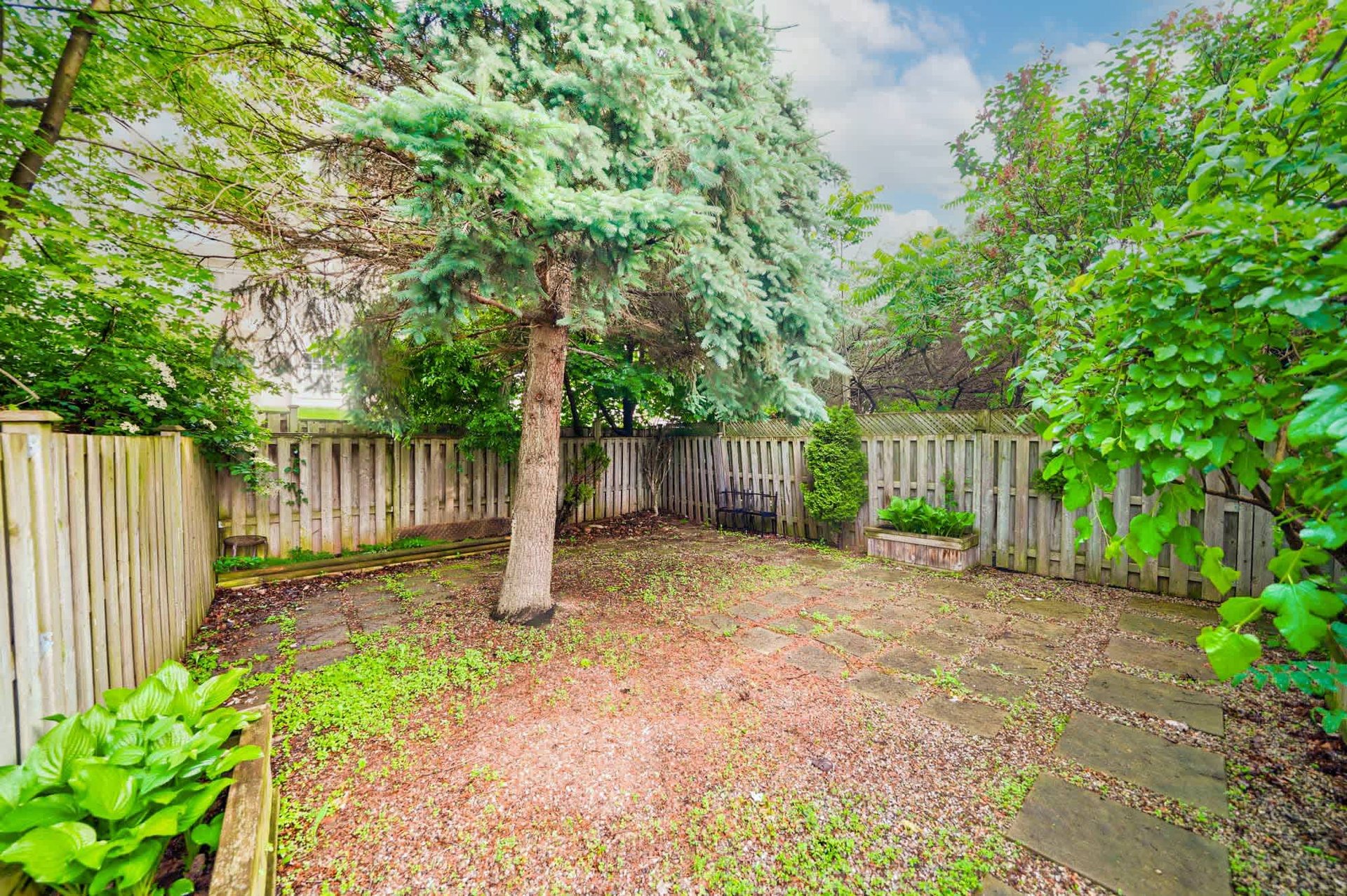 1405 Cedarglen Ct