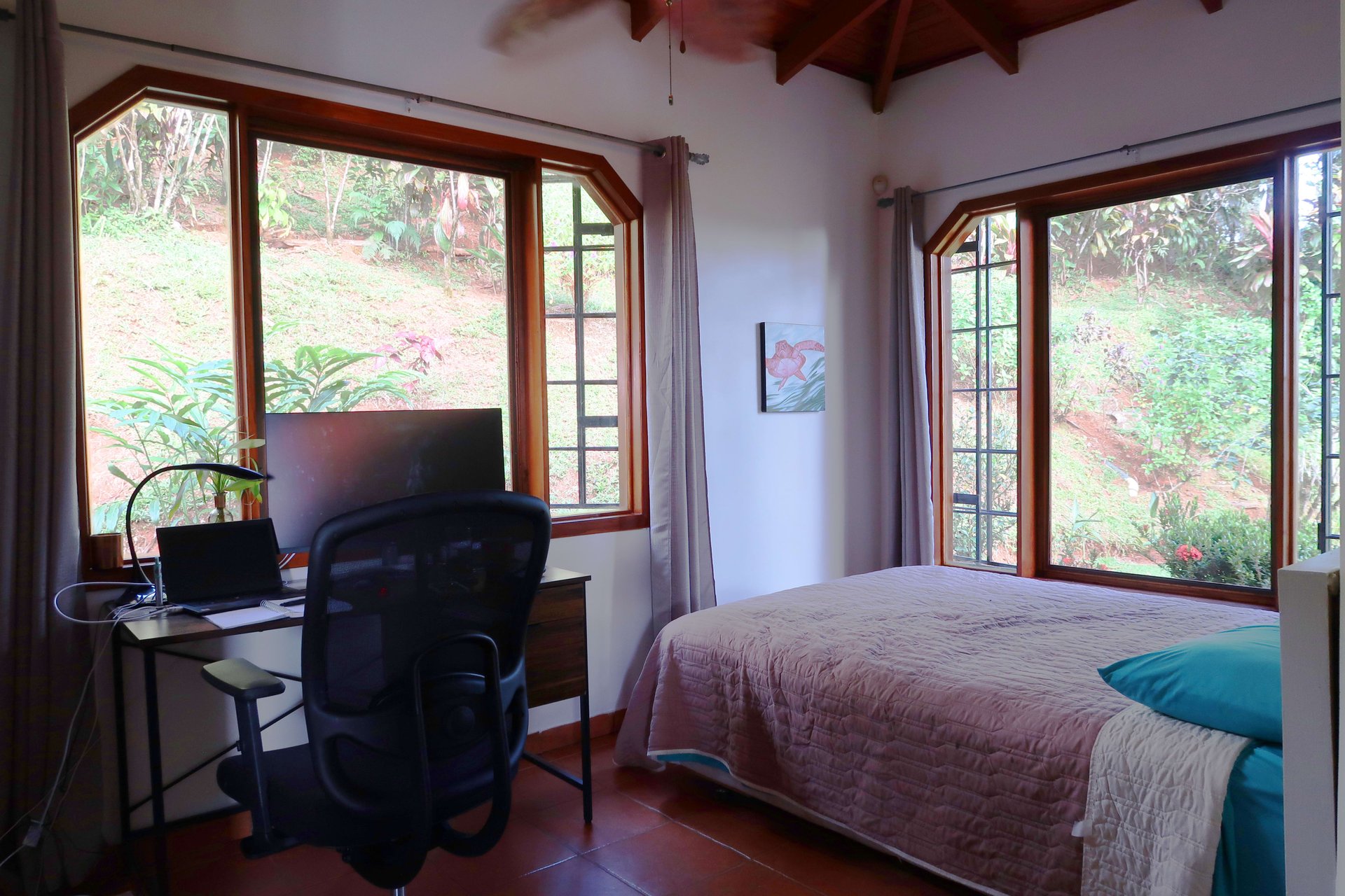 Casa Puesta Del Sol, Front Ridge Ocean View Home in Ojochal