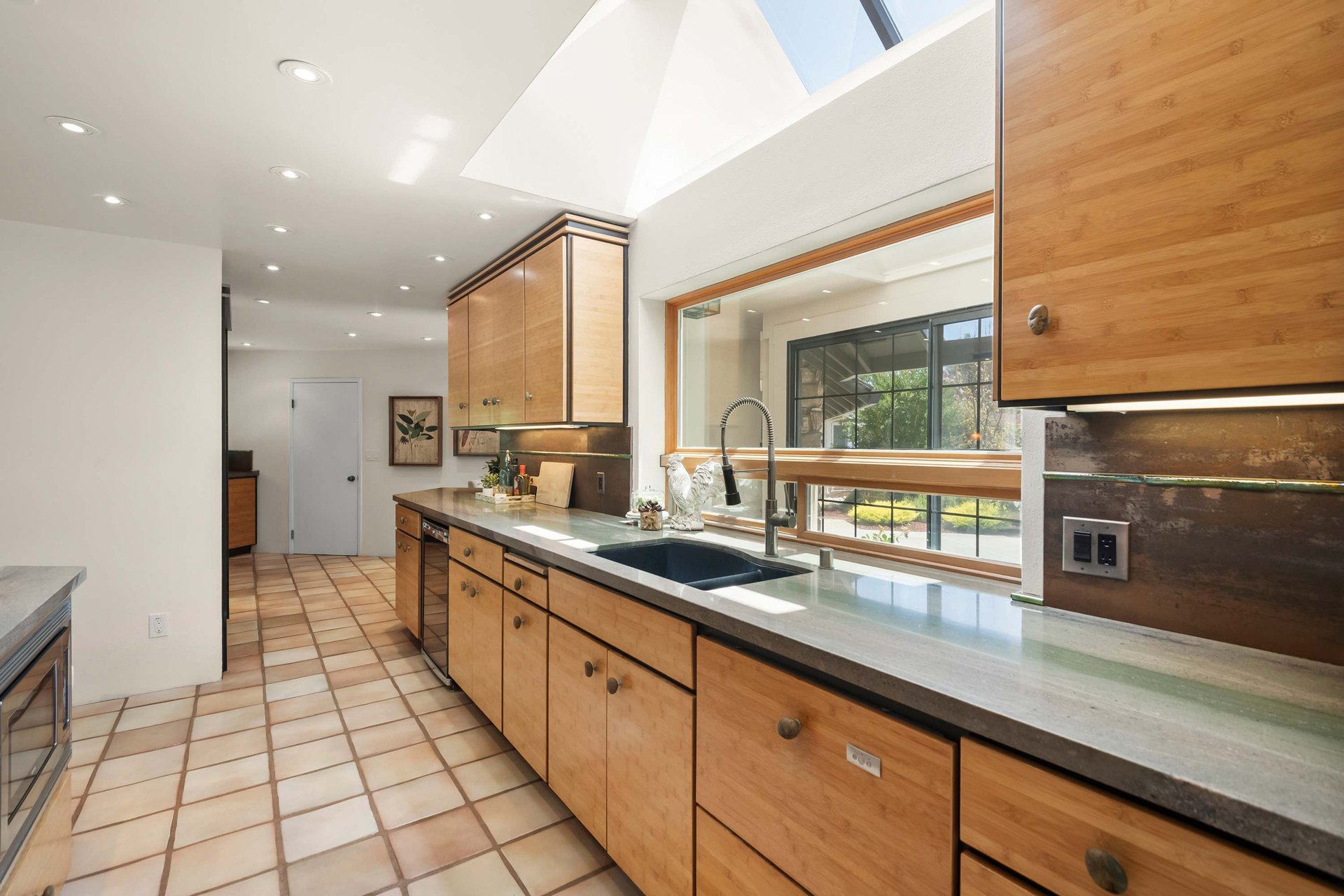 19560 Moray CT