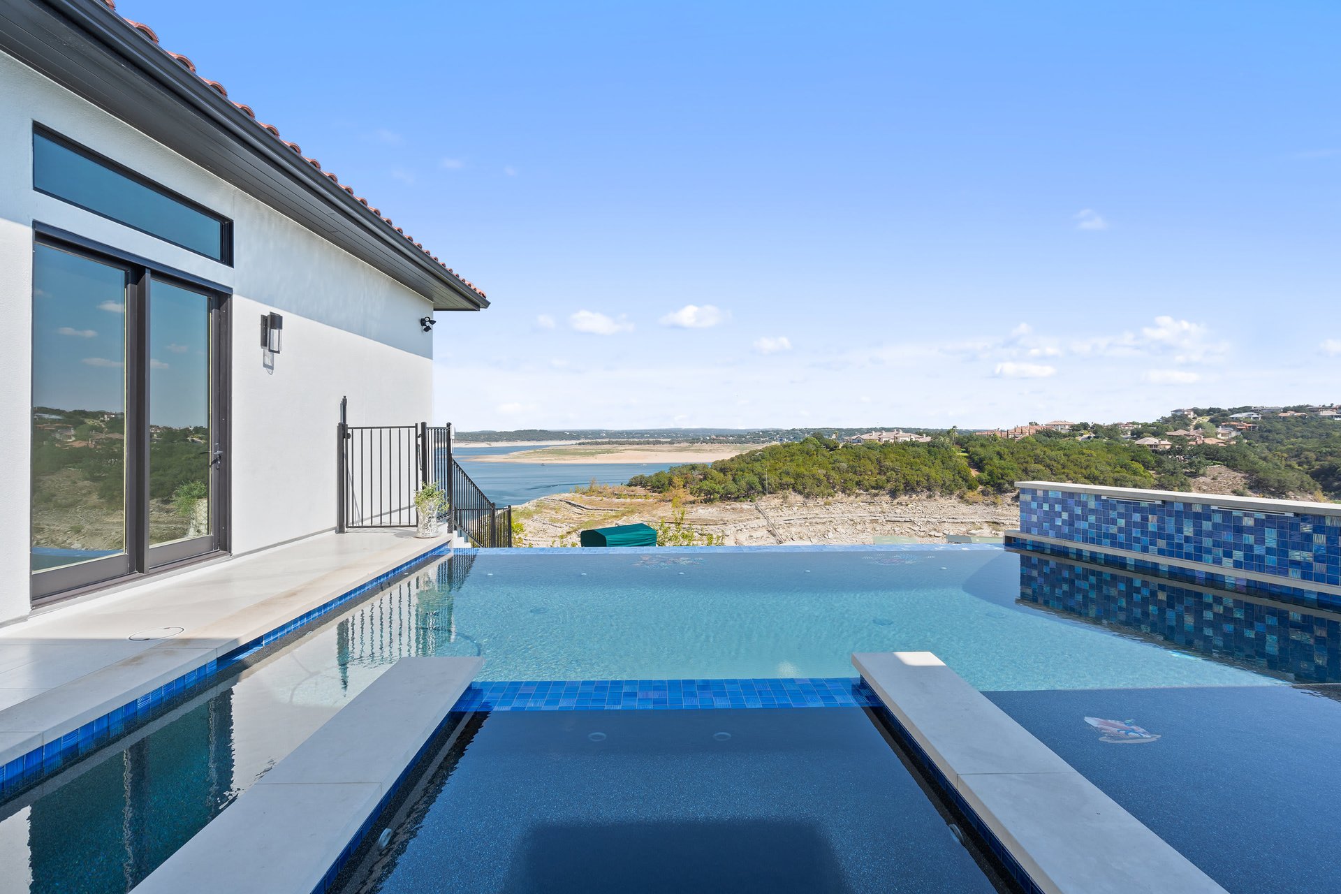 The Peninsula at Rough Hollow