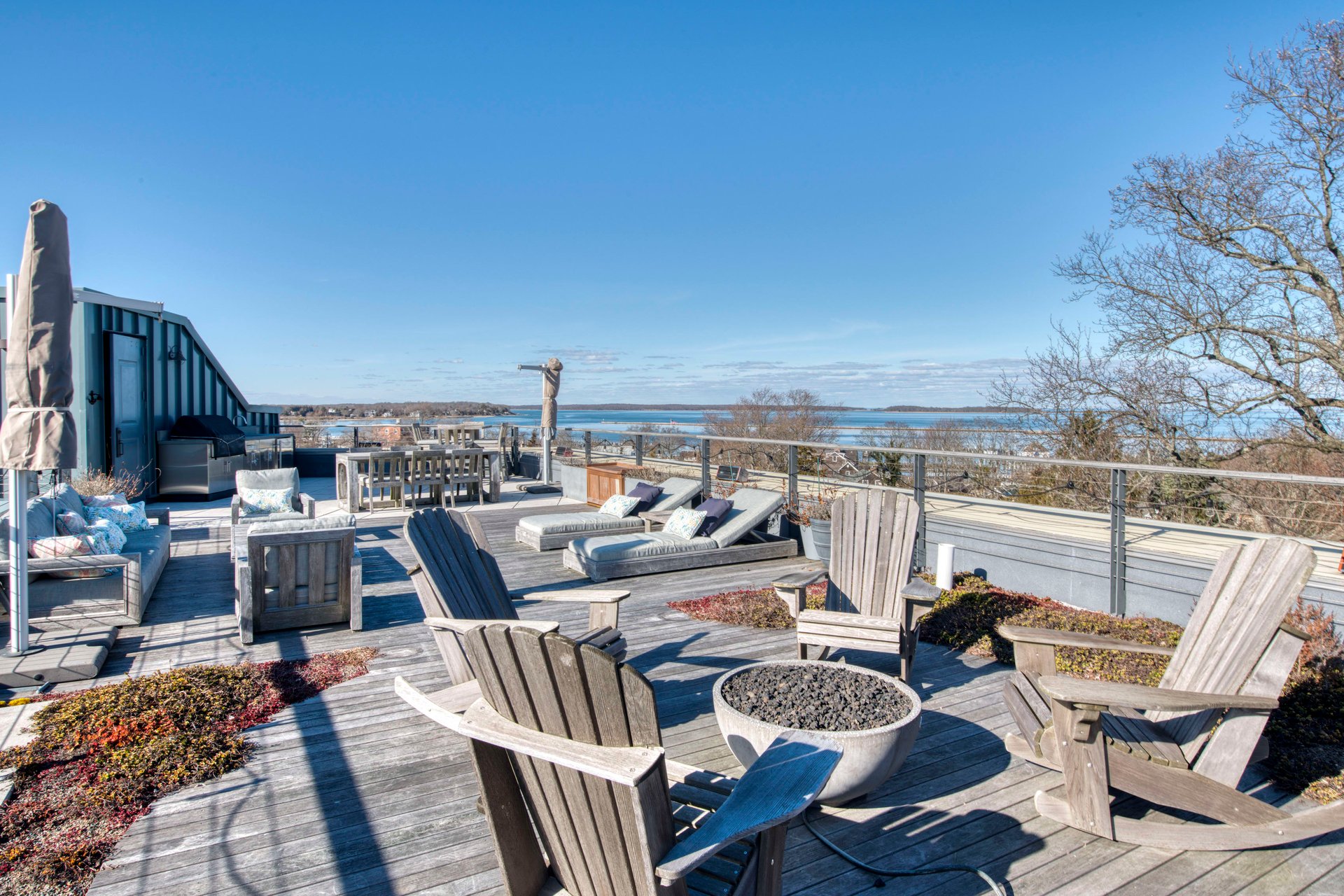 A Watchcase Flagship Penthouse With Unmatched Water Views