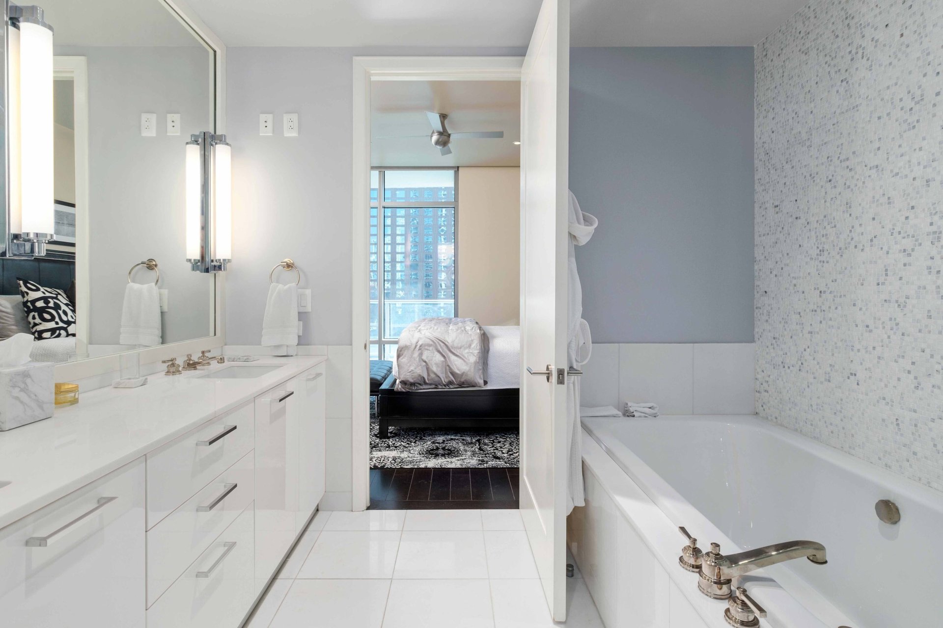 200 Congress Ave #15B