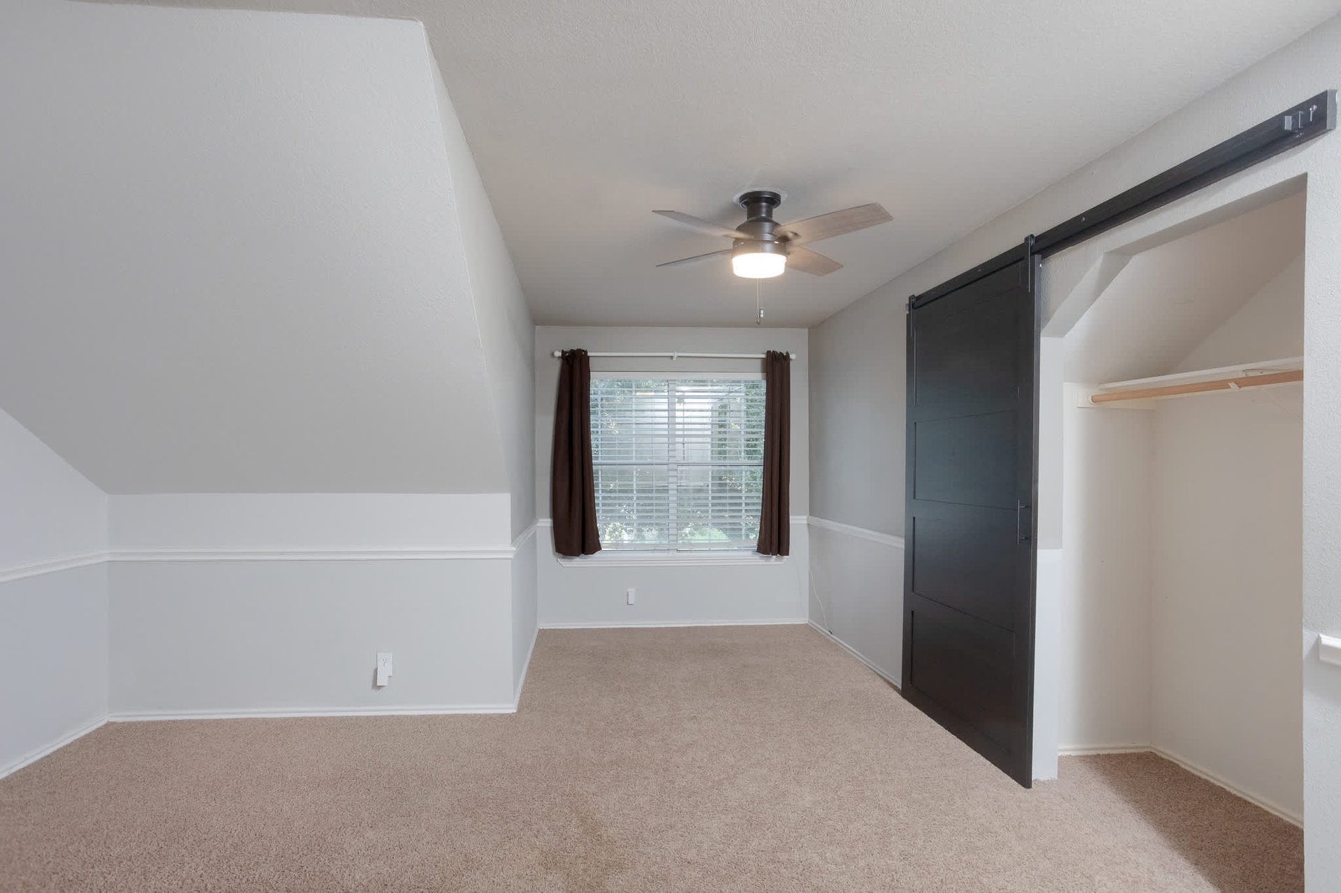 24843 CRESCENT RUN