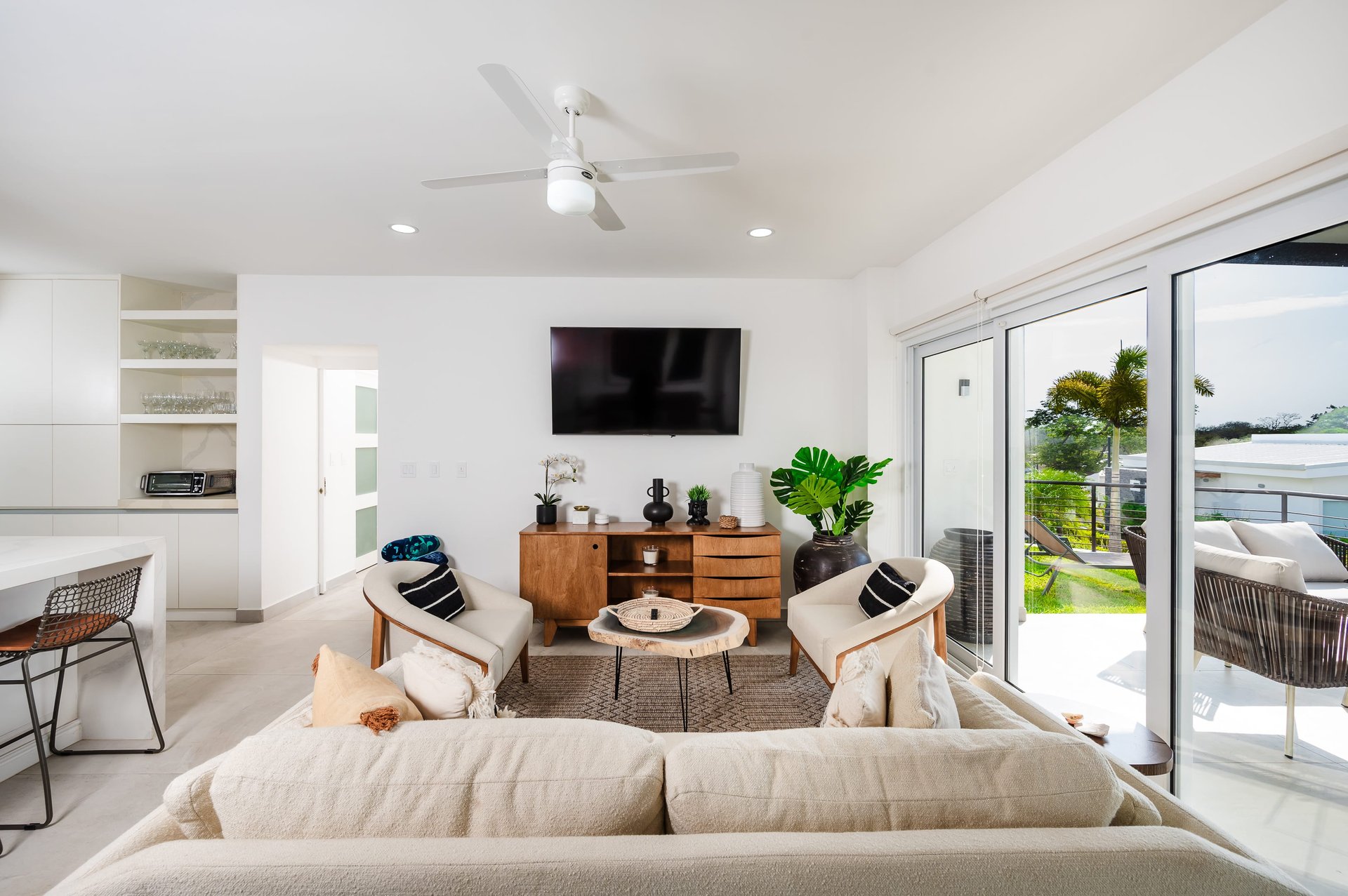 The Enclave | Ultra-Modern 2, 3, 5 Bedroom Villas Located Minutes From the Beach!