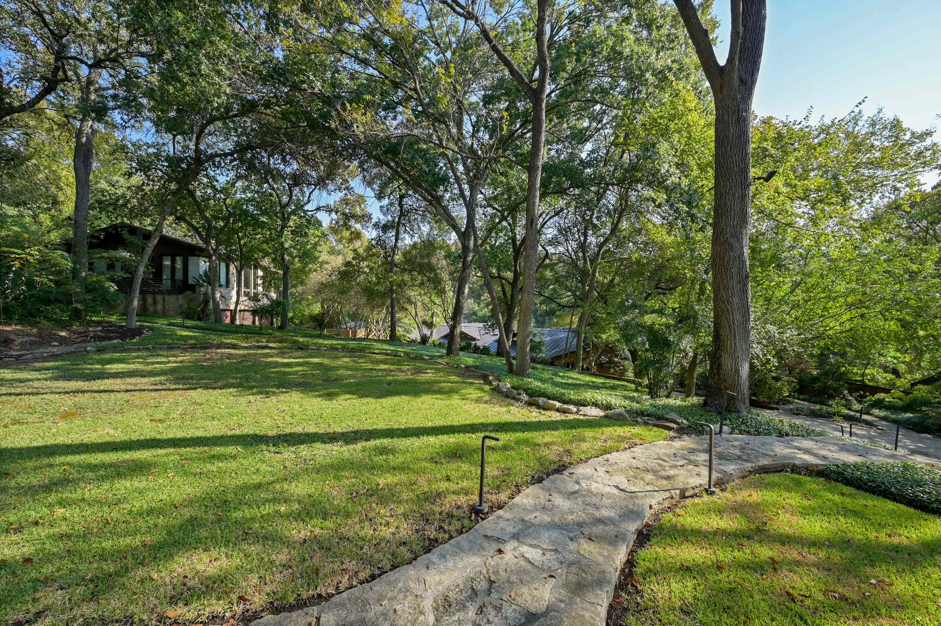 23 Hull Circle