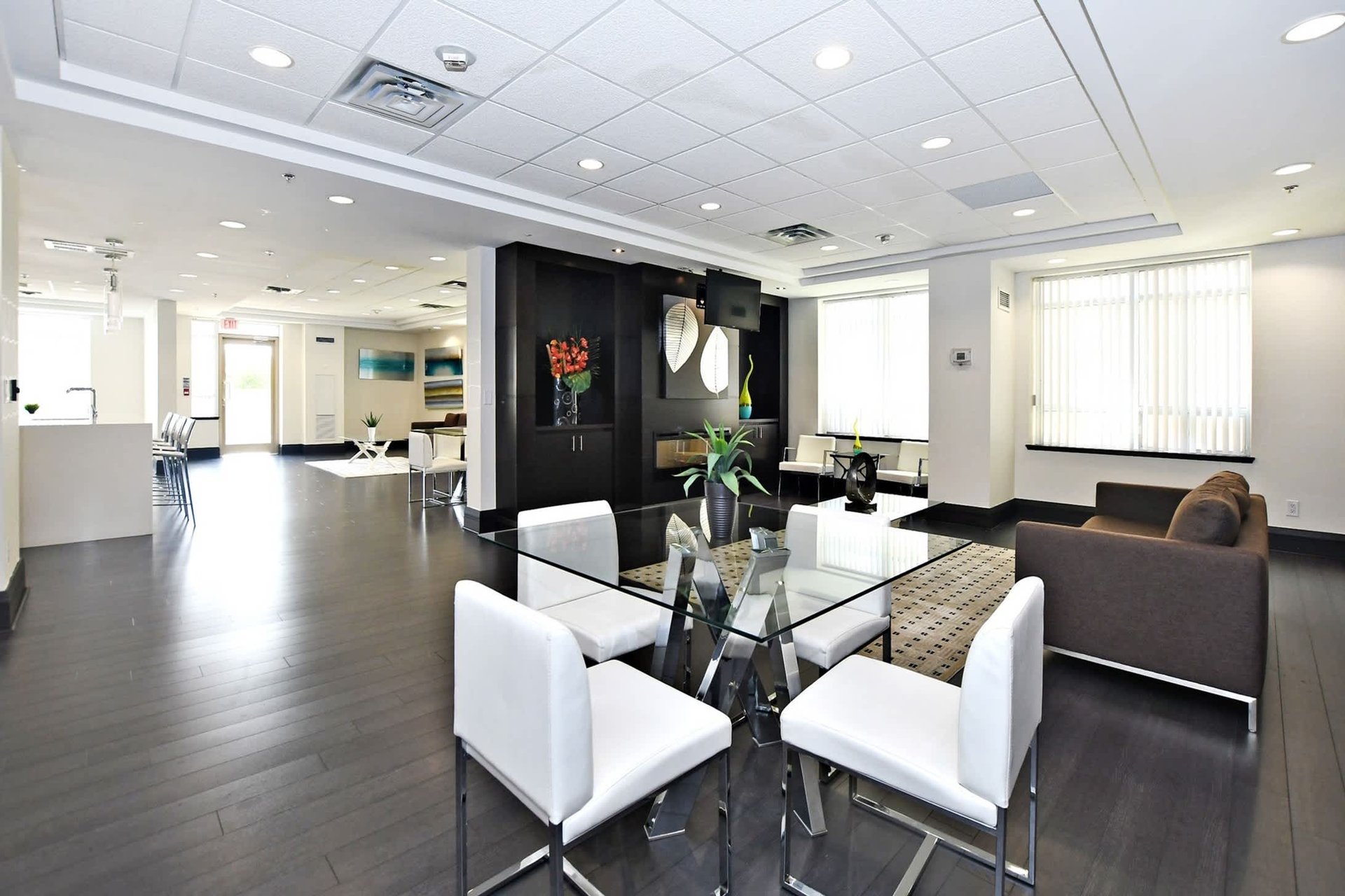 75 King William Cres Unit: LPH13
