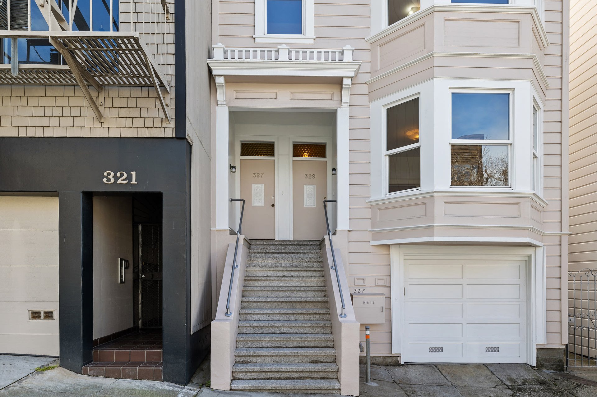 327-329 Chestnut St