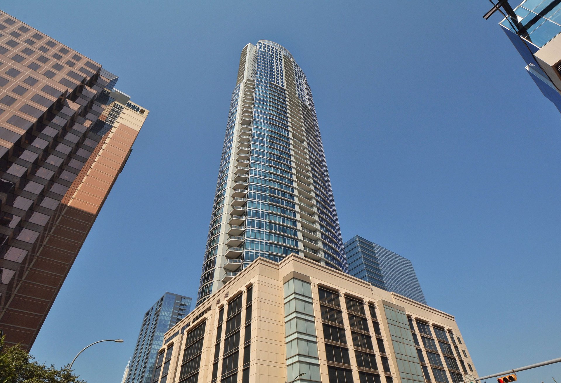 200 Congress Ave #44J